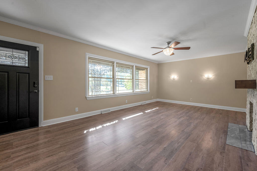 110 Hampton Ave Exd, Winchester
