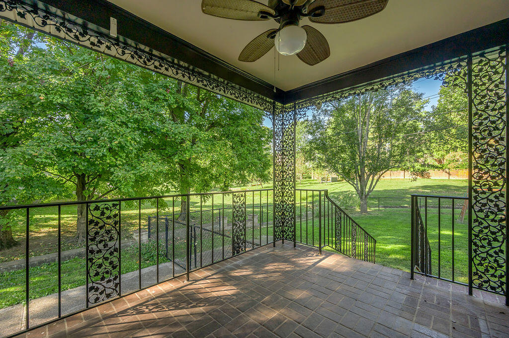 110 Hampton Ave Exd, Winchester