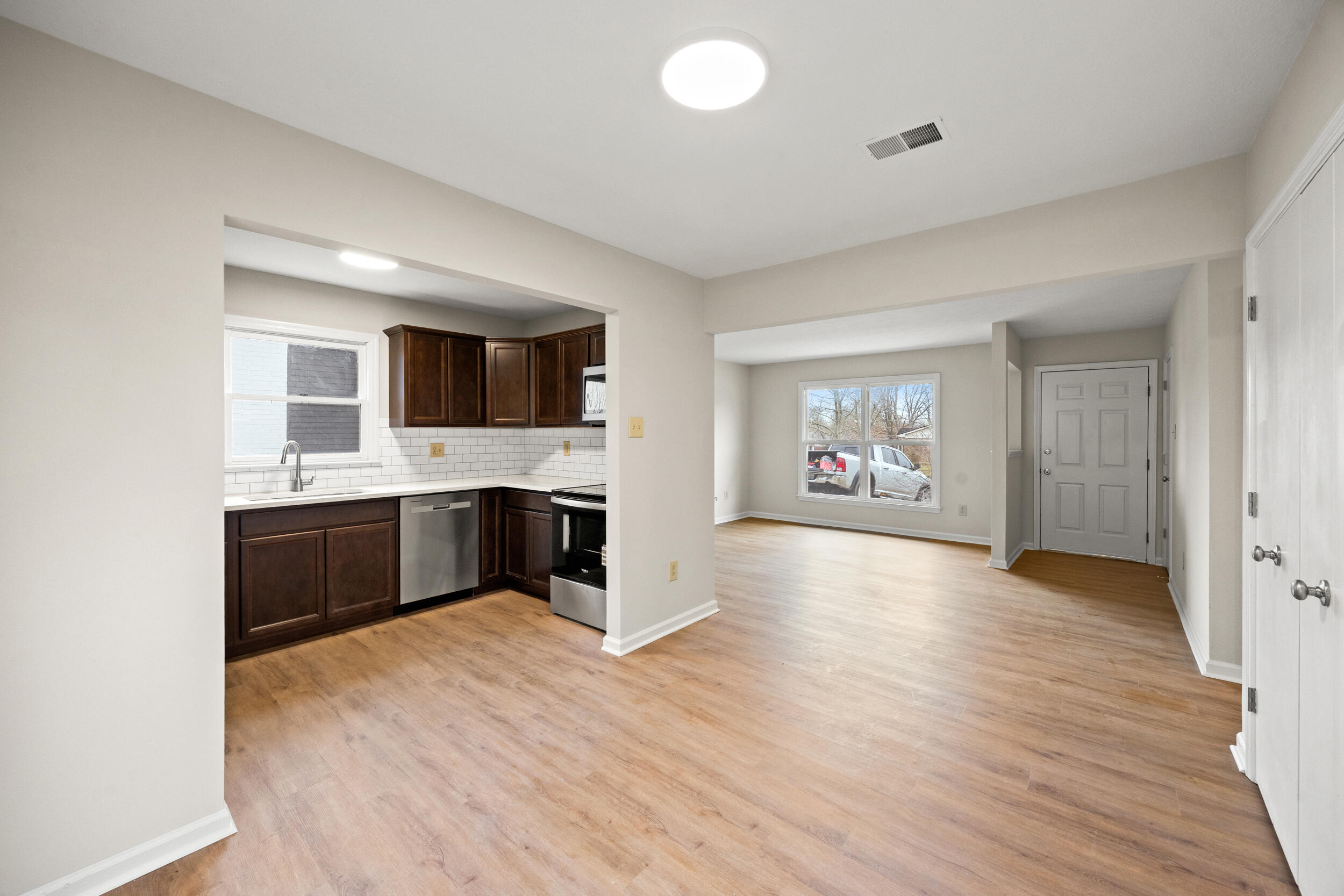 1660 Brentmoor Drive