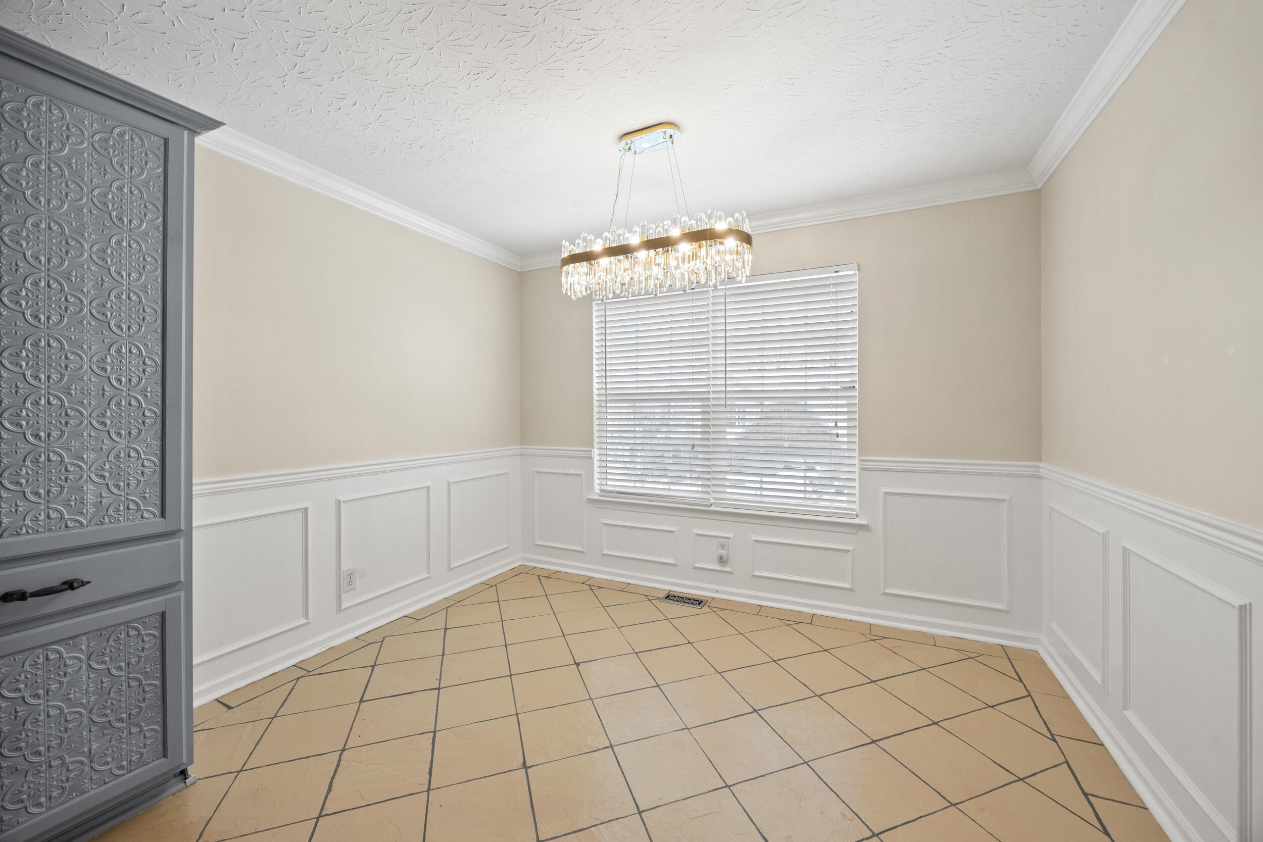 210 Secretariat Street