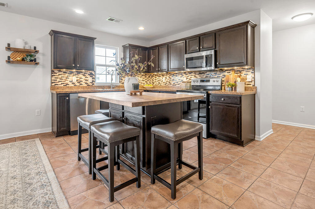 152 Schneider Boulevard