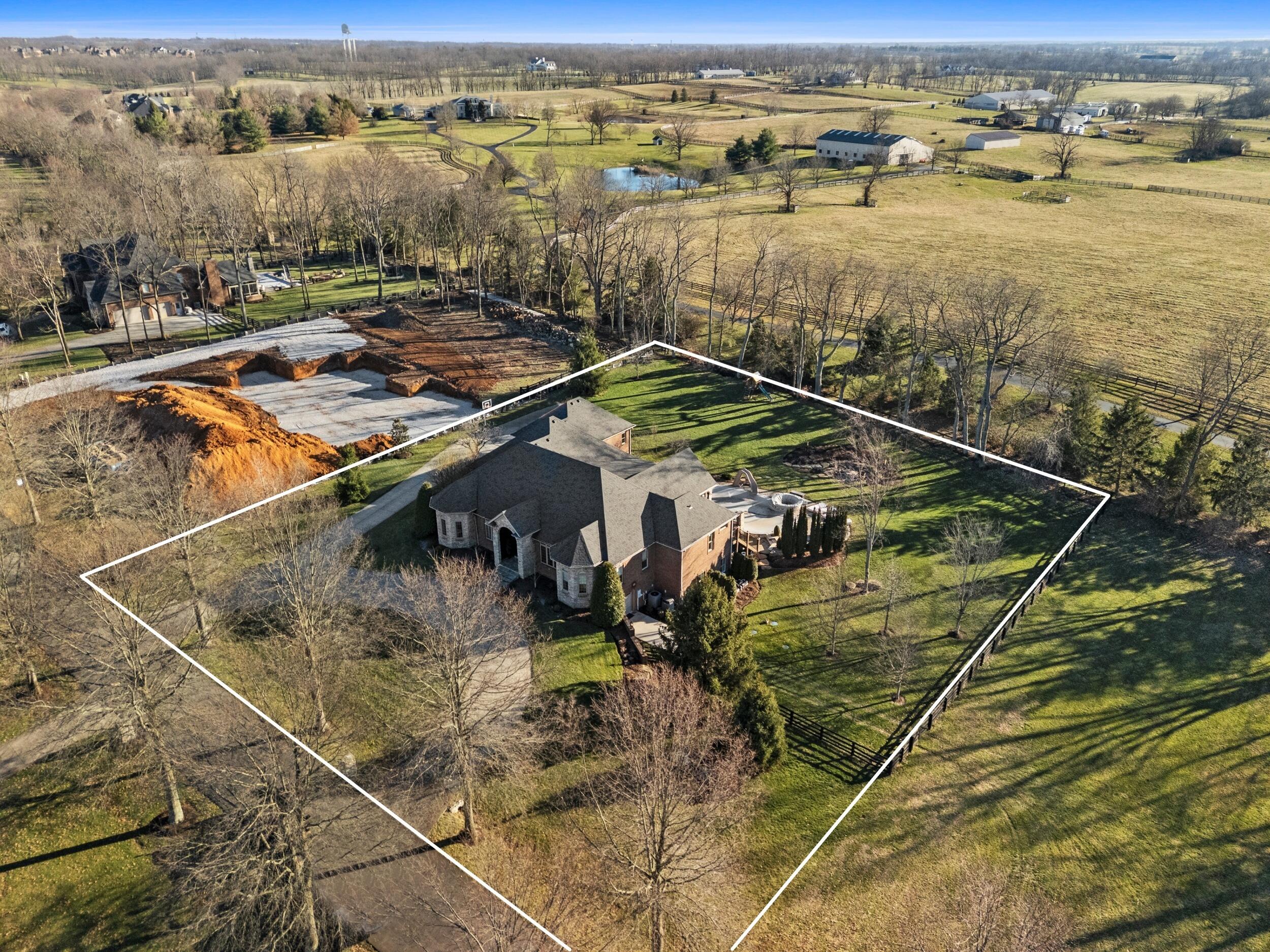 236 E Cambridge Lane