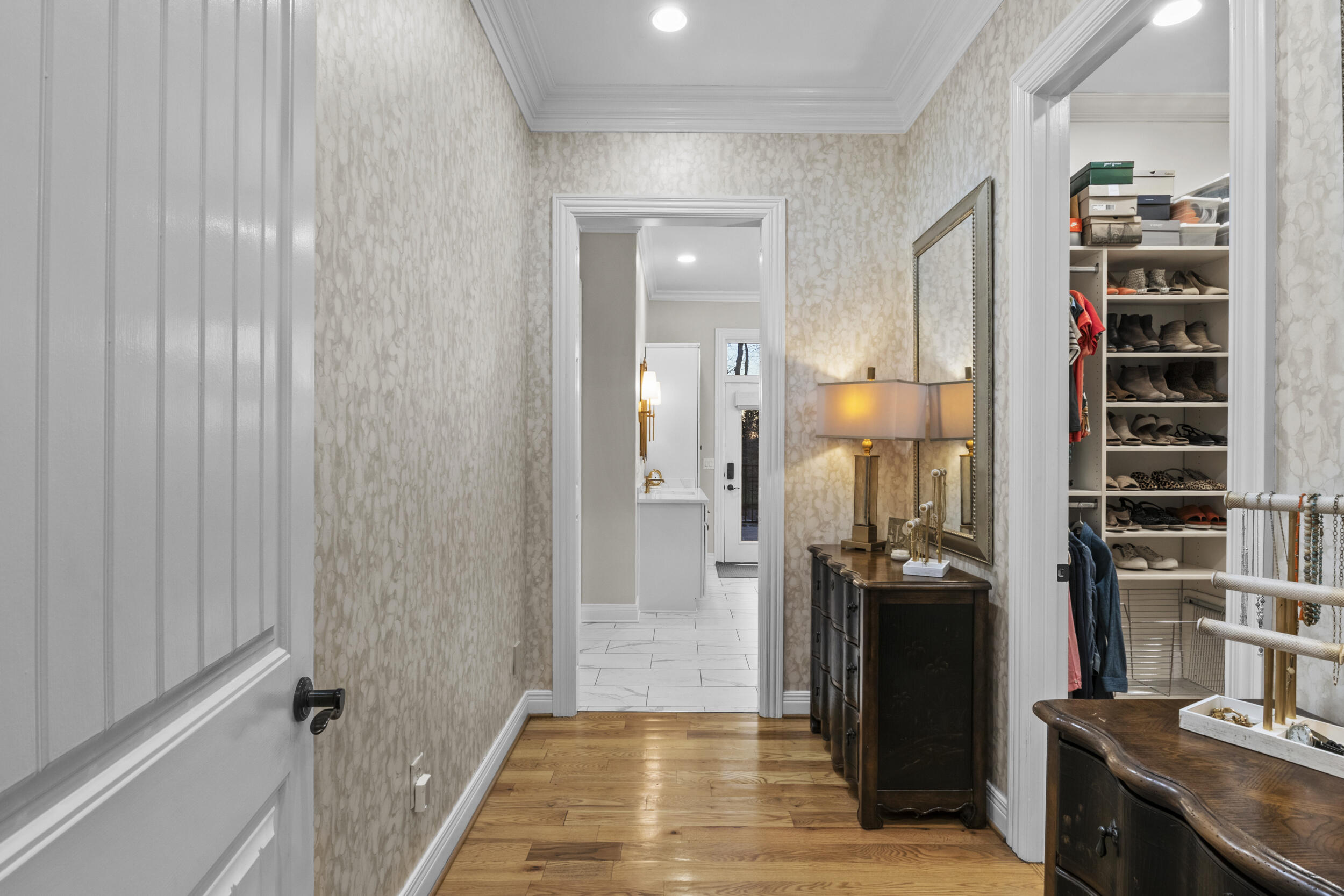 236 E Cambridge Lane