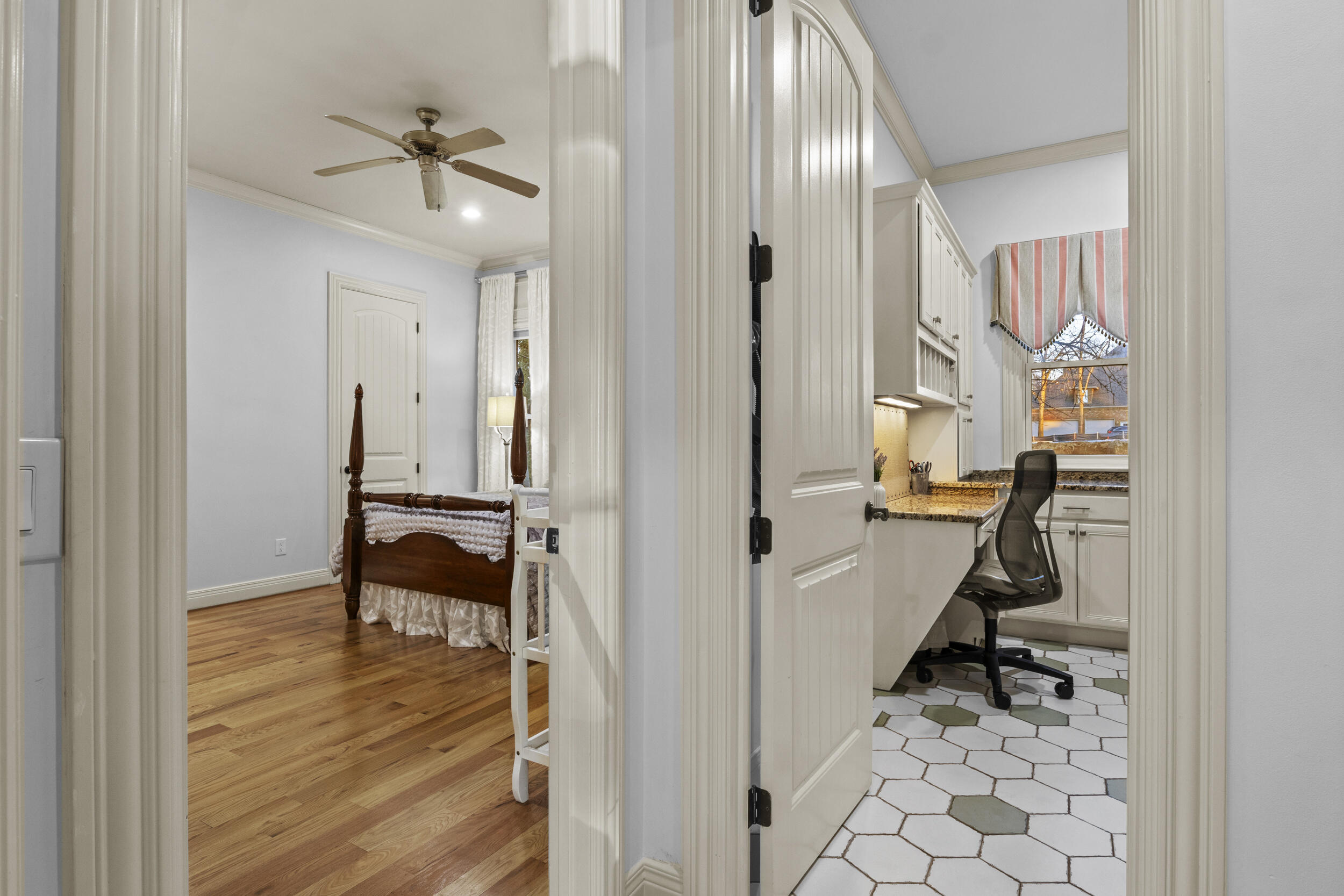 236 E Cambridge Lane