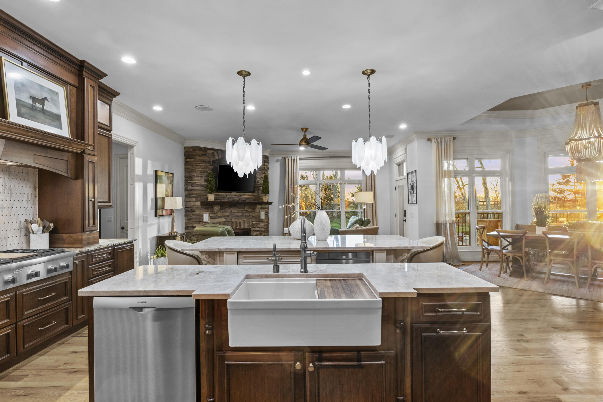 236 E Cambridge Lane