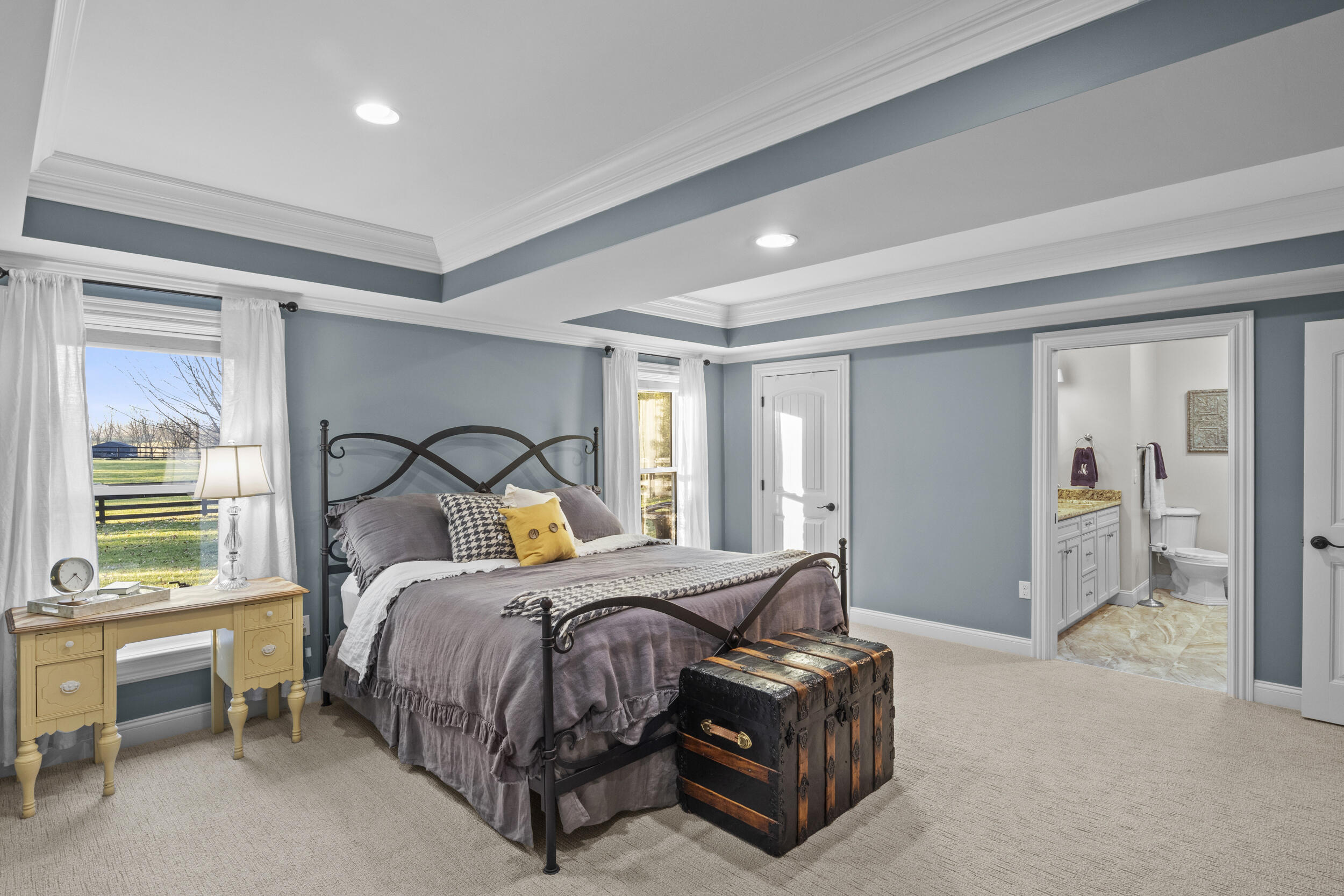 236 E Cambridge Lane