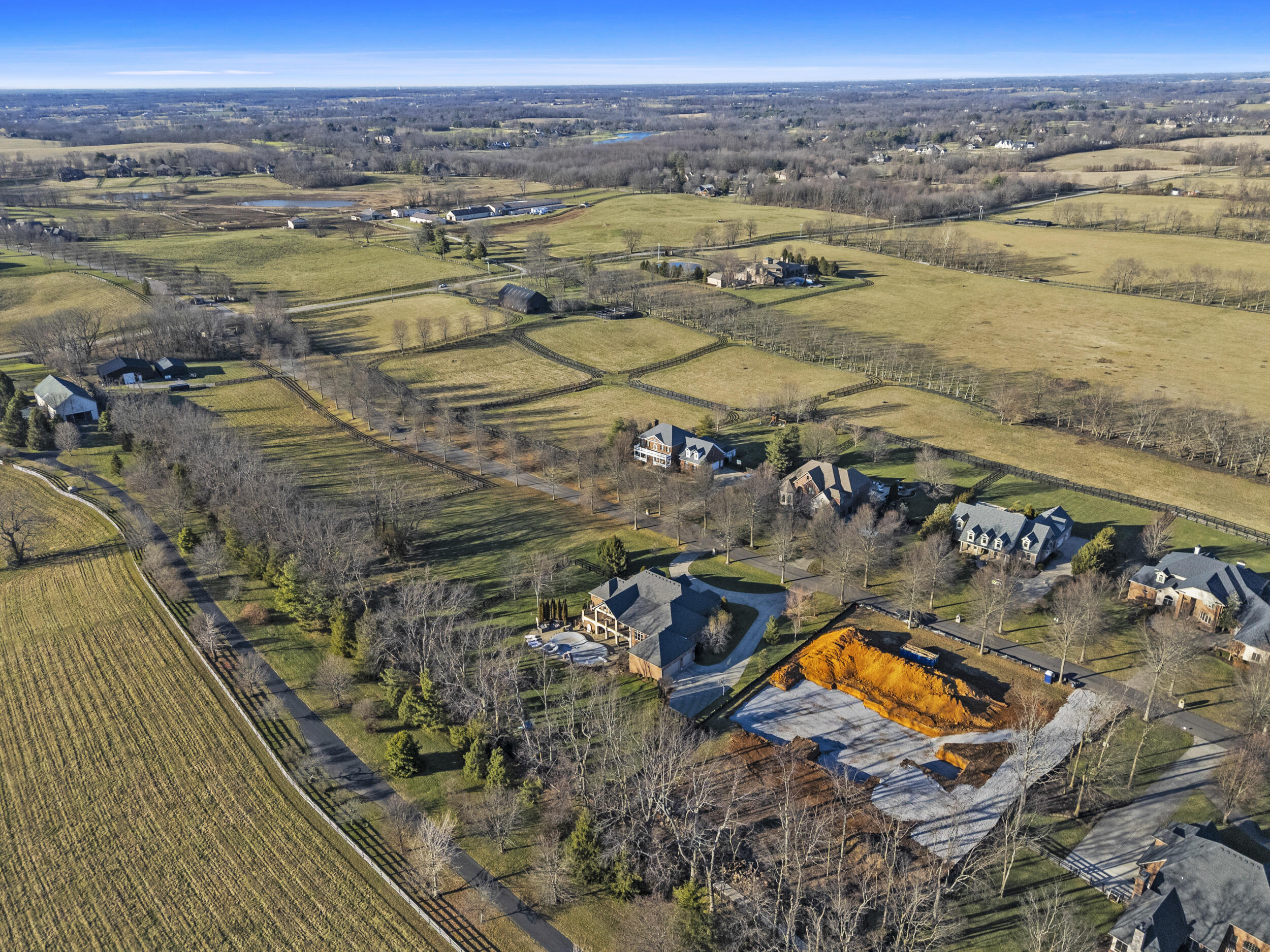 236 E Cambridge Lane