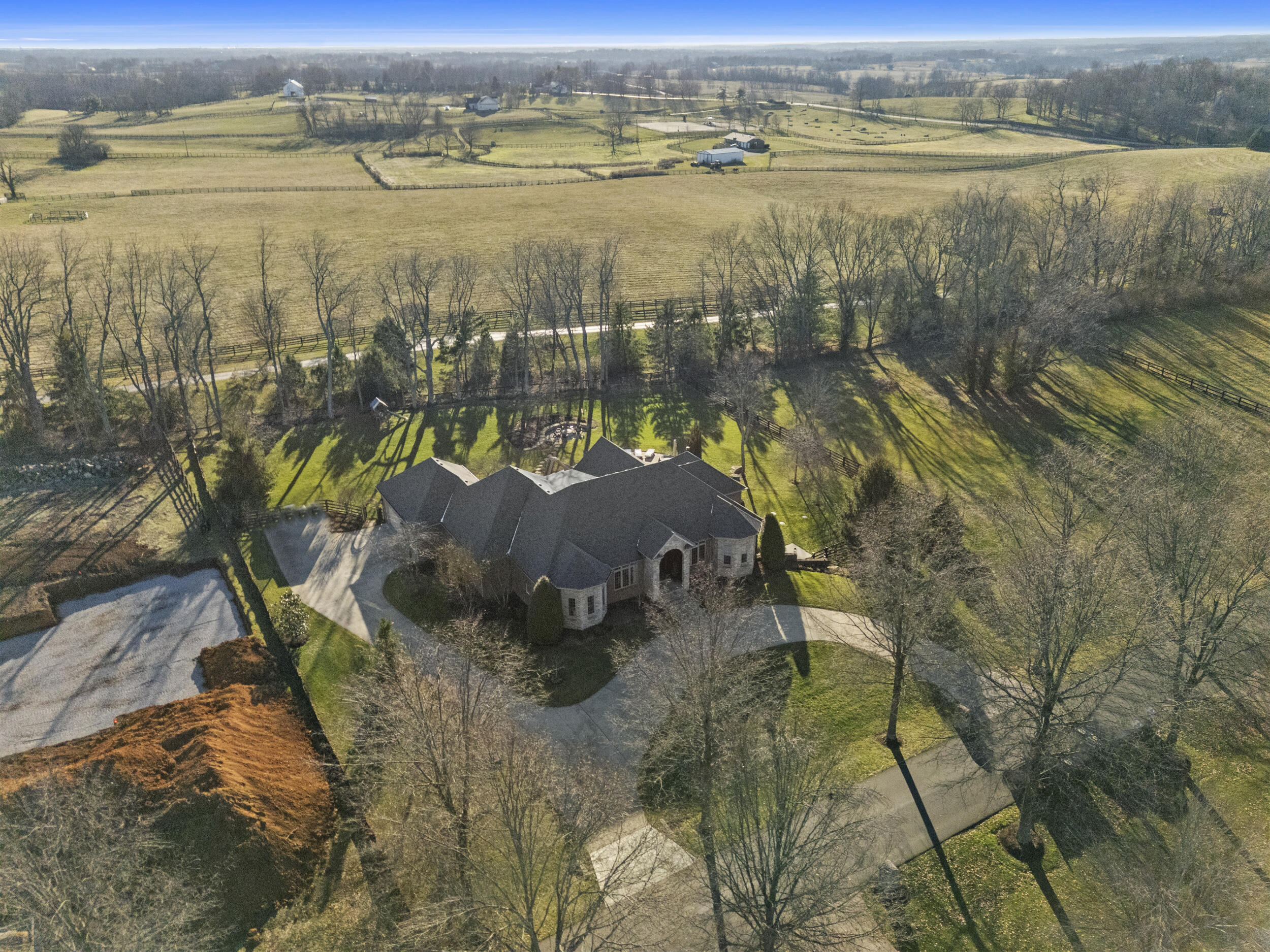 236 E Cambridge Lane