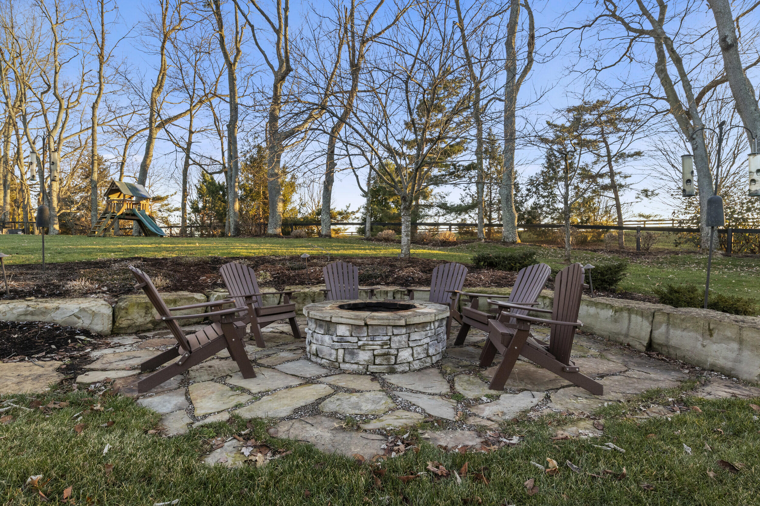 236 E Cambridge Lane