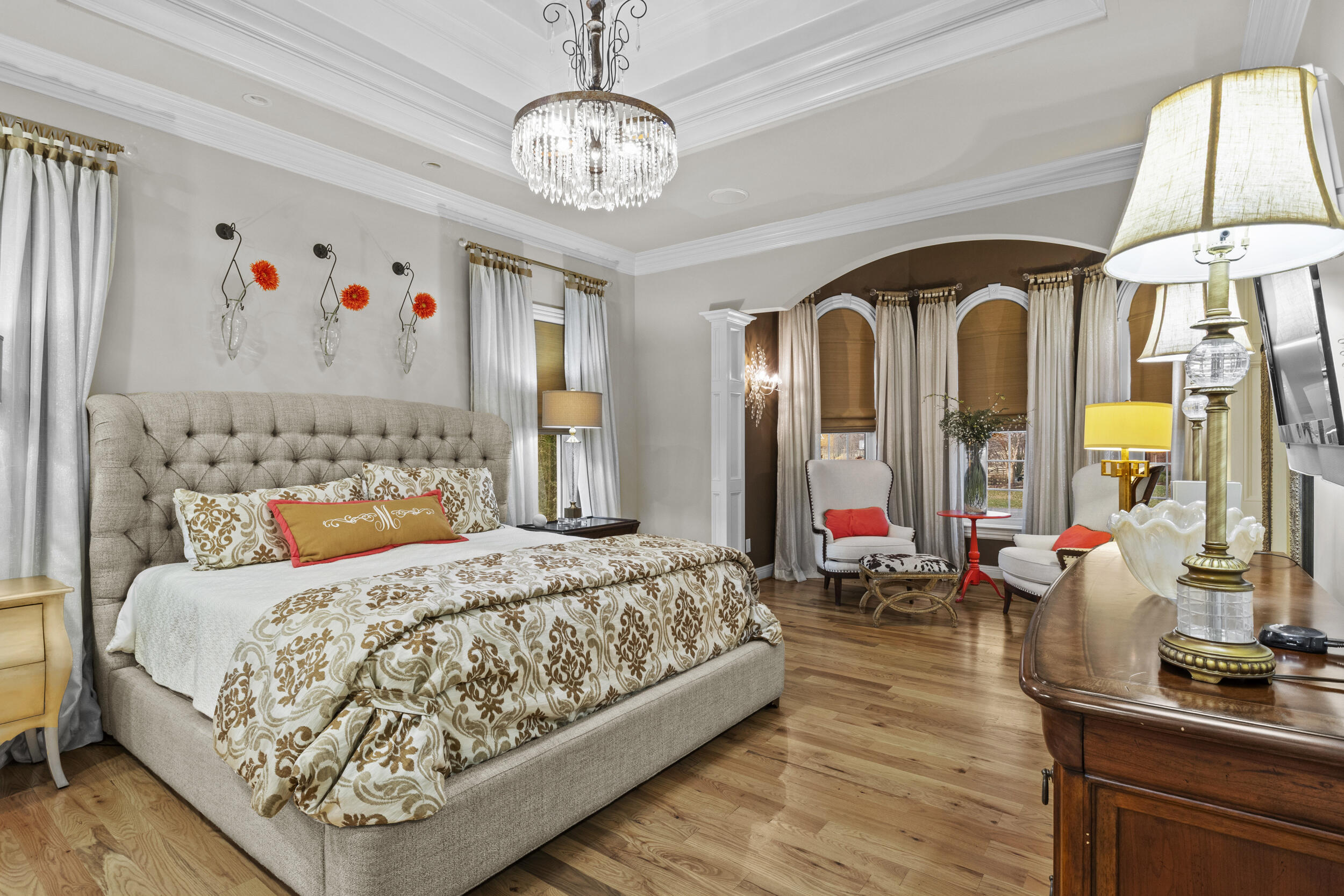 236 E Cambridge Lane