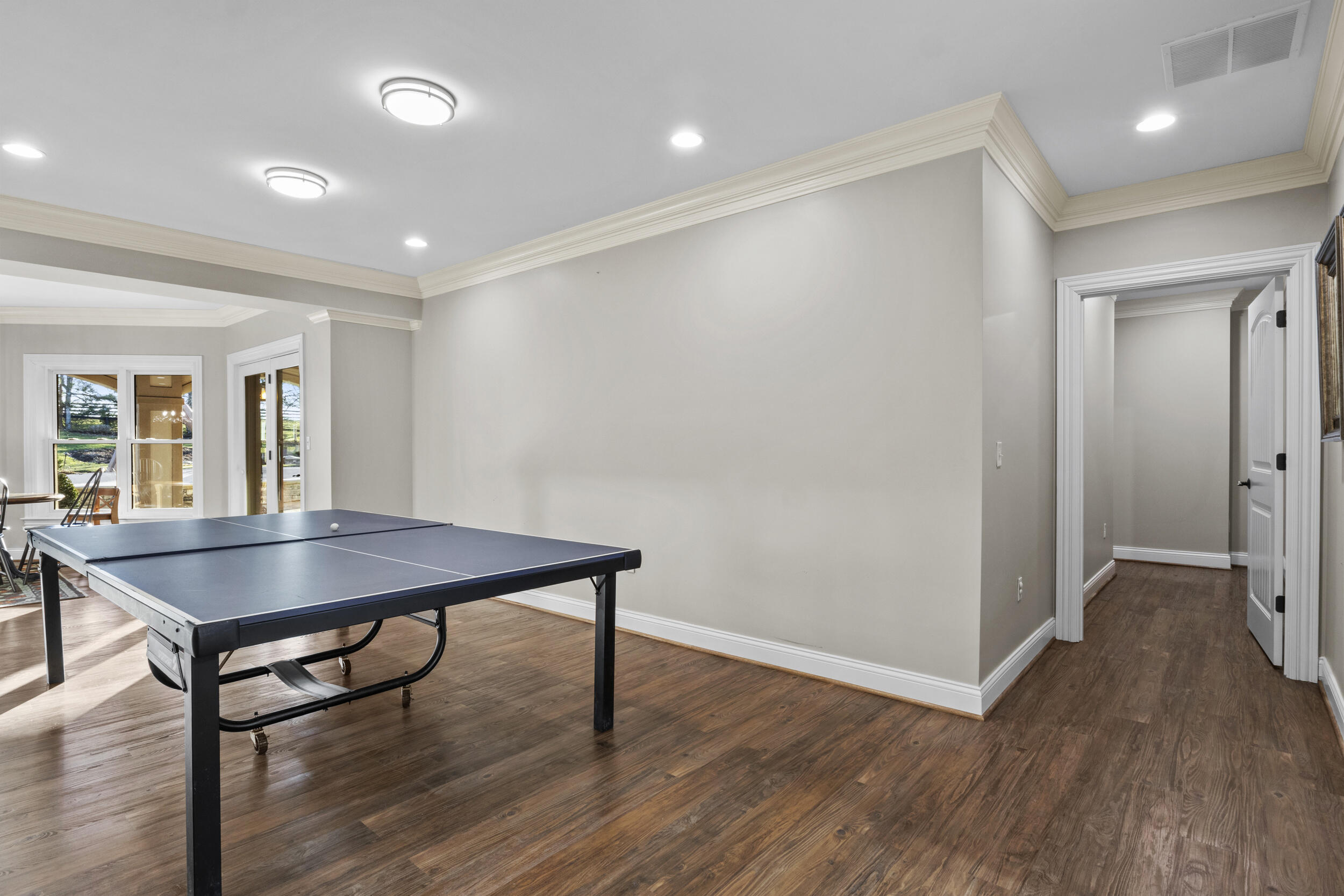 236 E Cambridge Lane