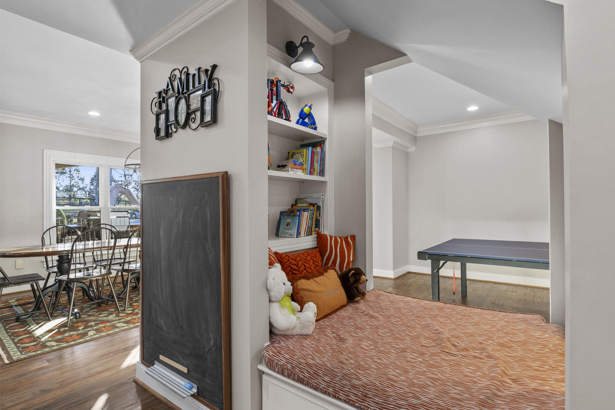 236 E Cambridge Lane