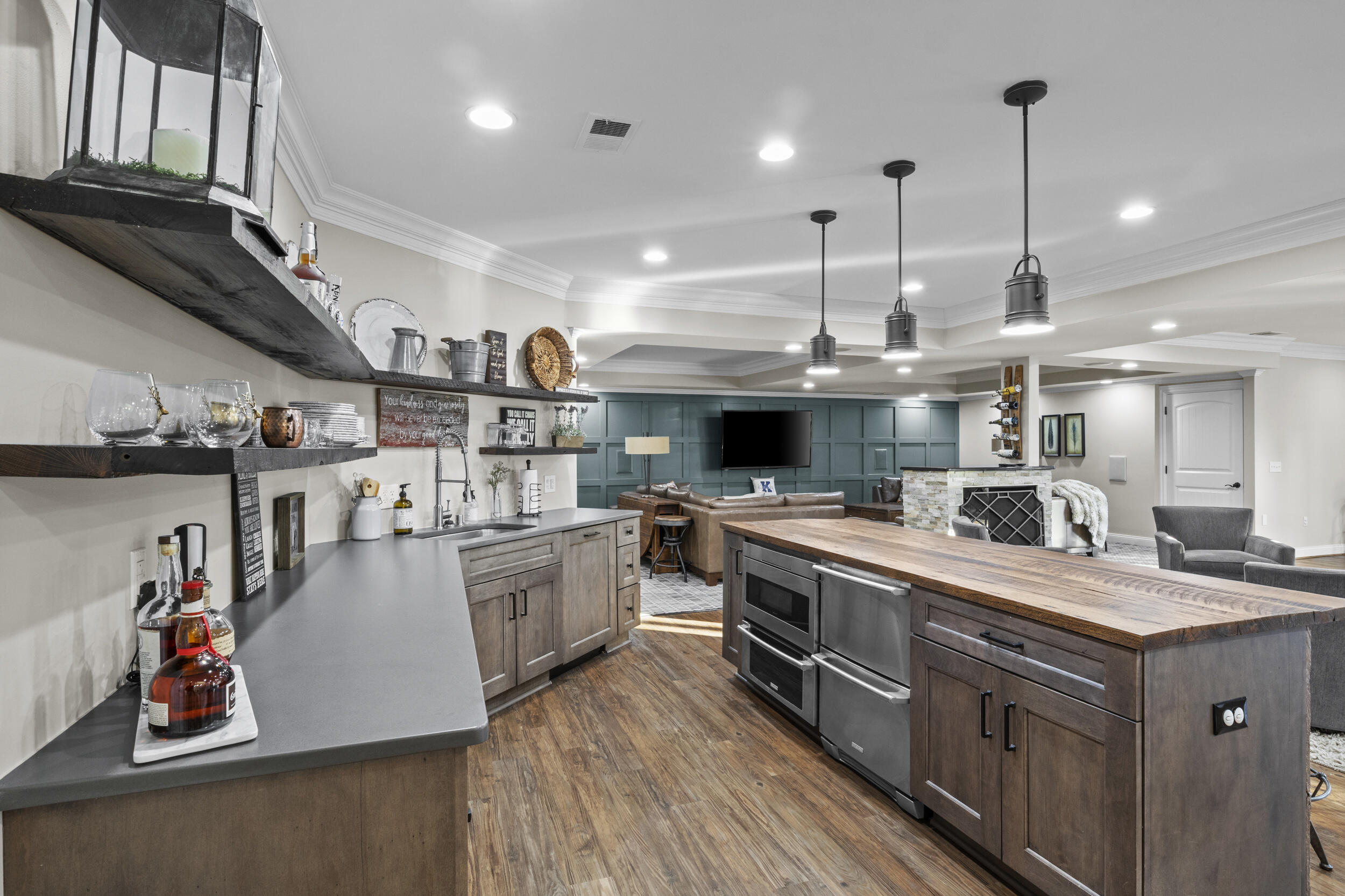 236 E Cambridge Lane