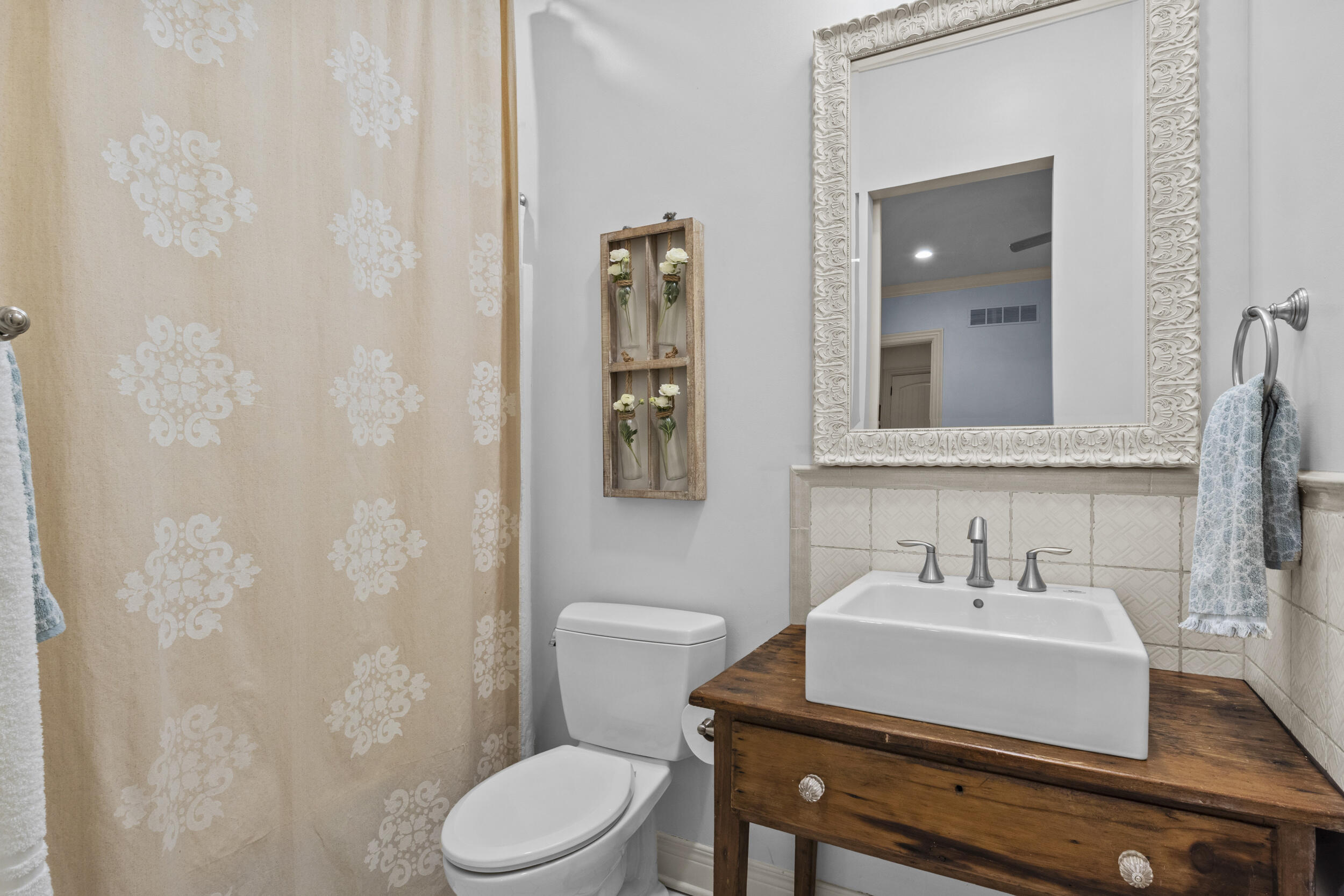 236 E Cambridge Lane