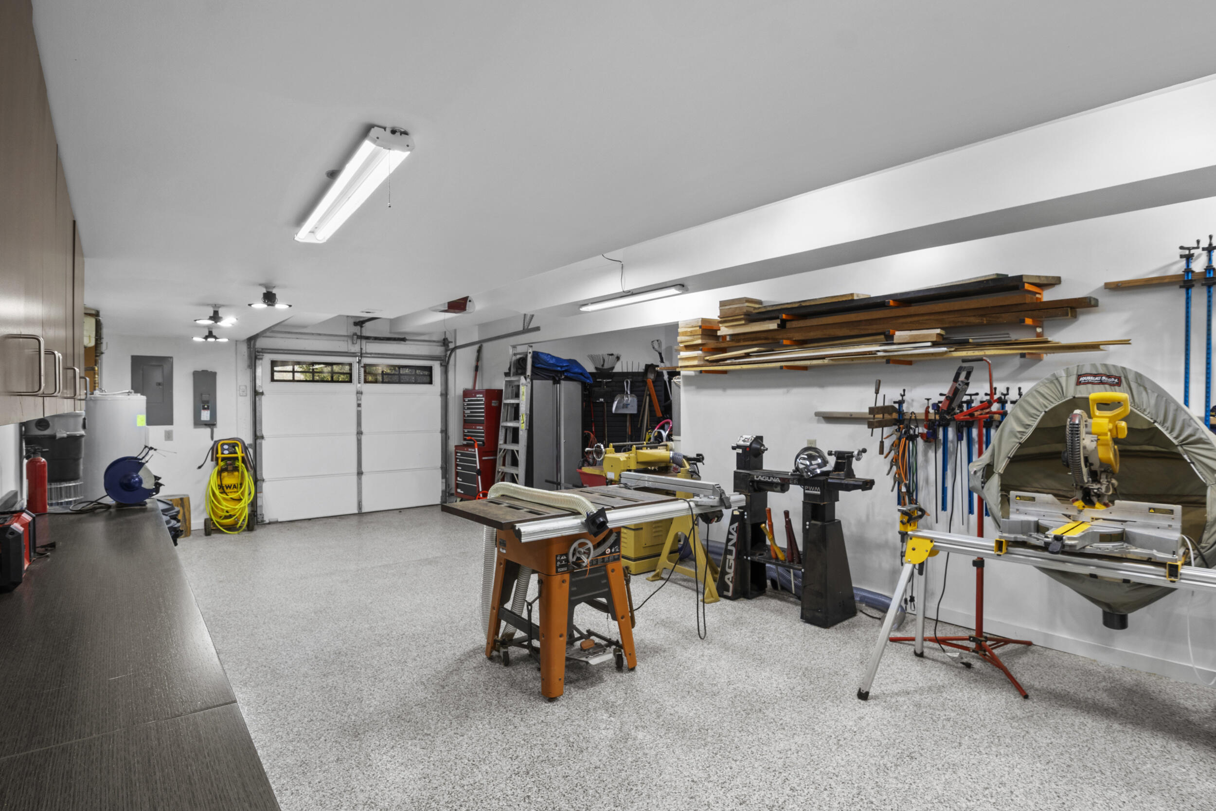 236 E Cambridge Lane