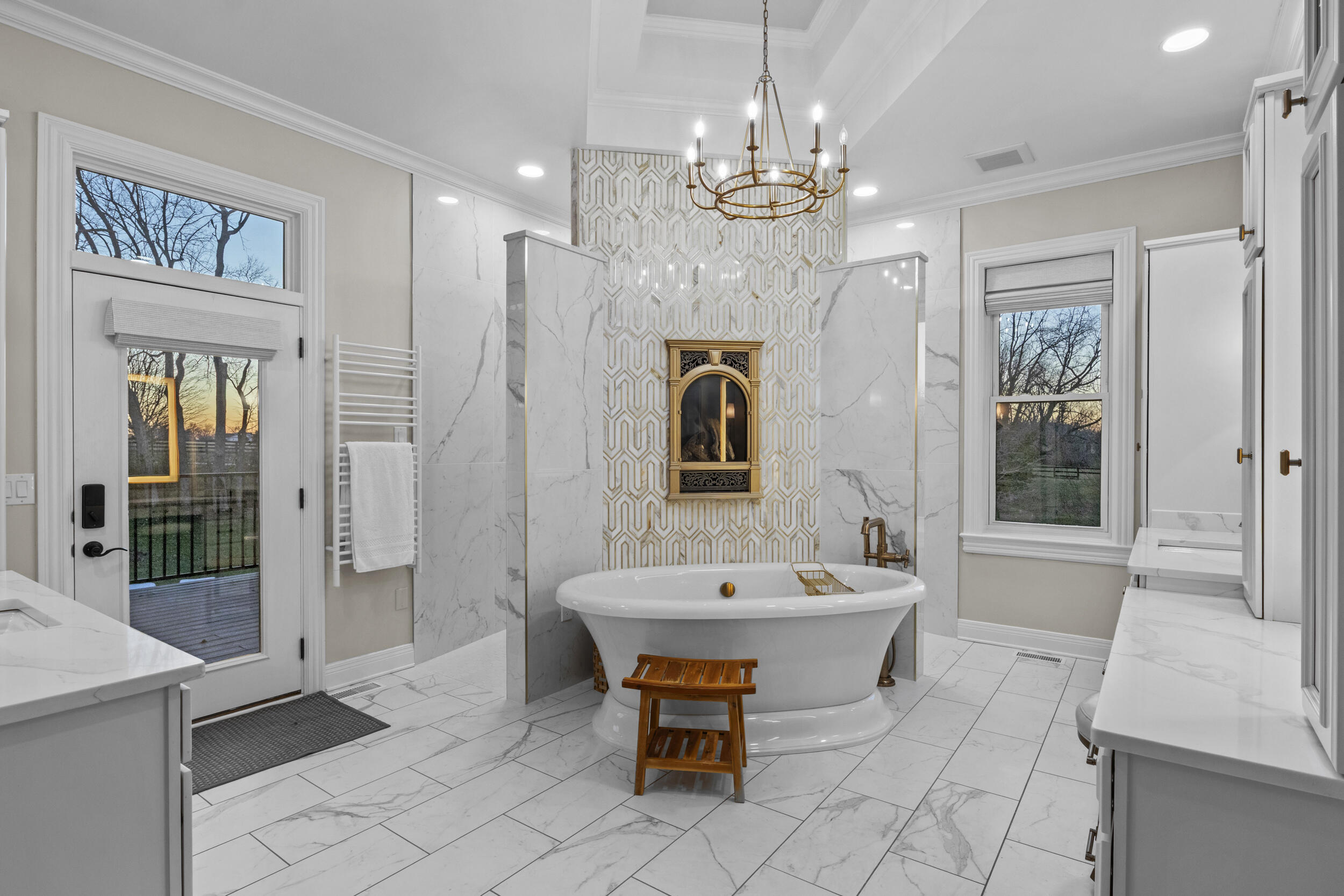 236 E Cambridge Lane