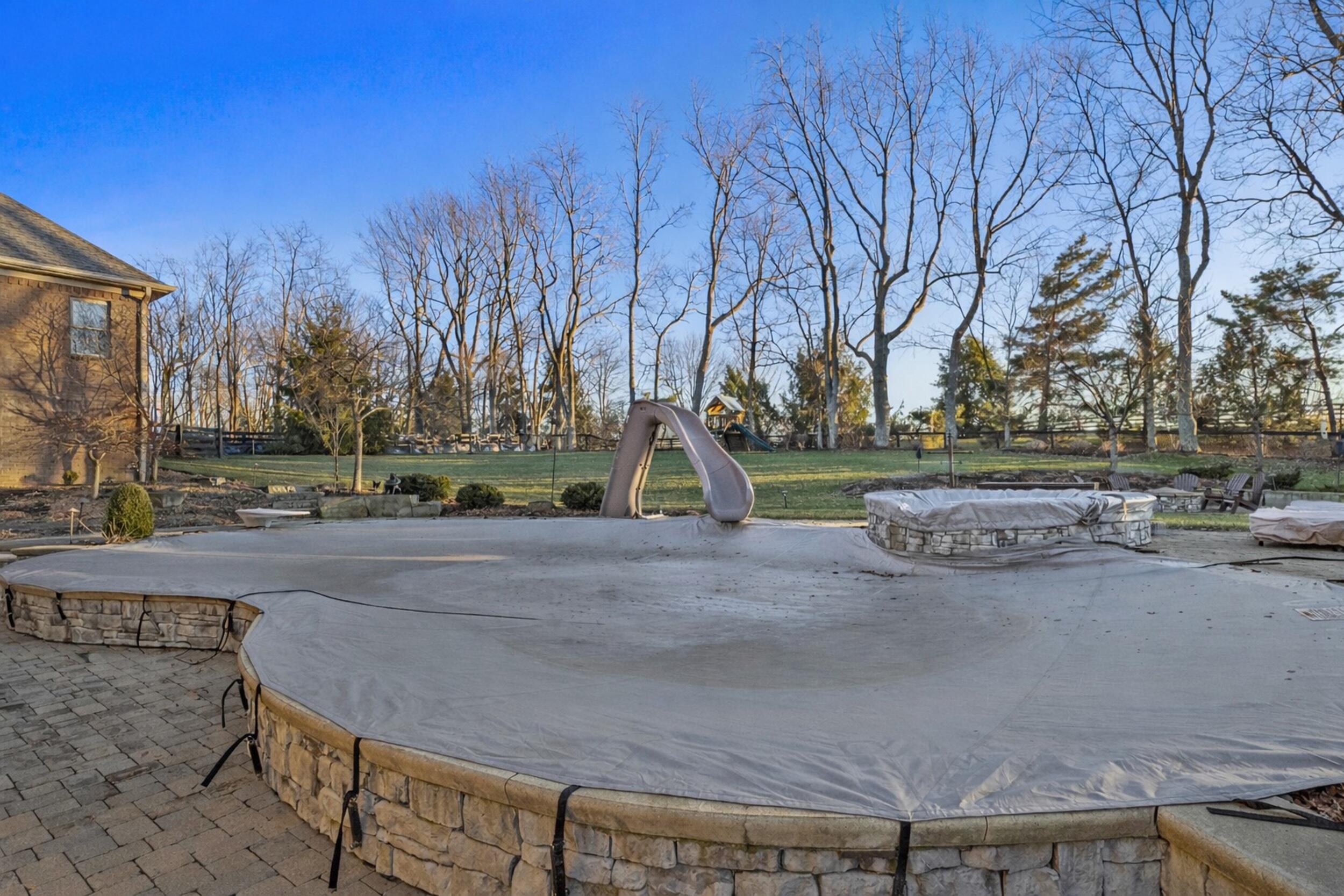 236 E Cambridge Lane