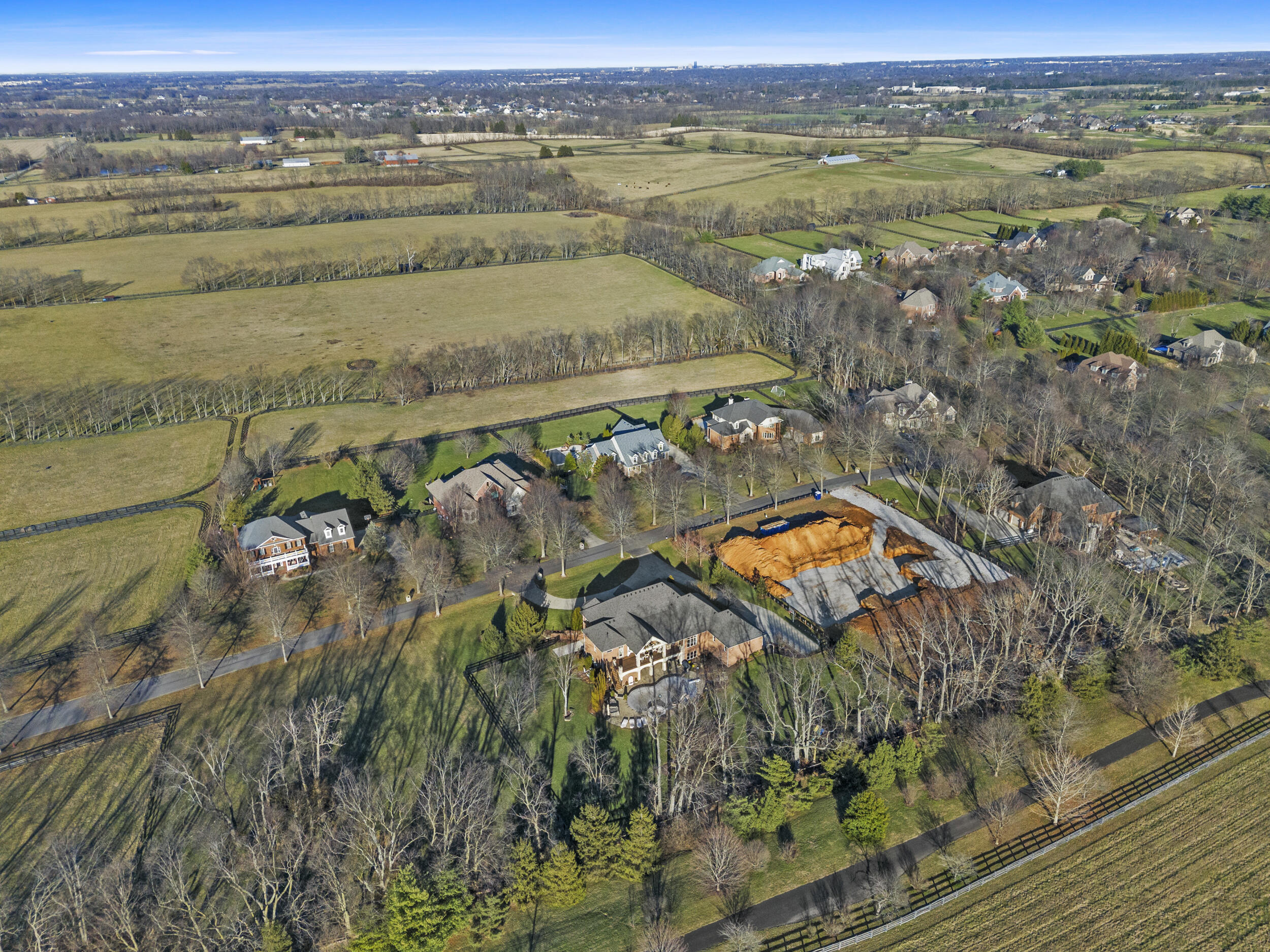 236 E Cambridge Lane