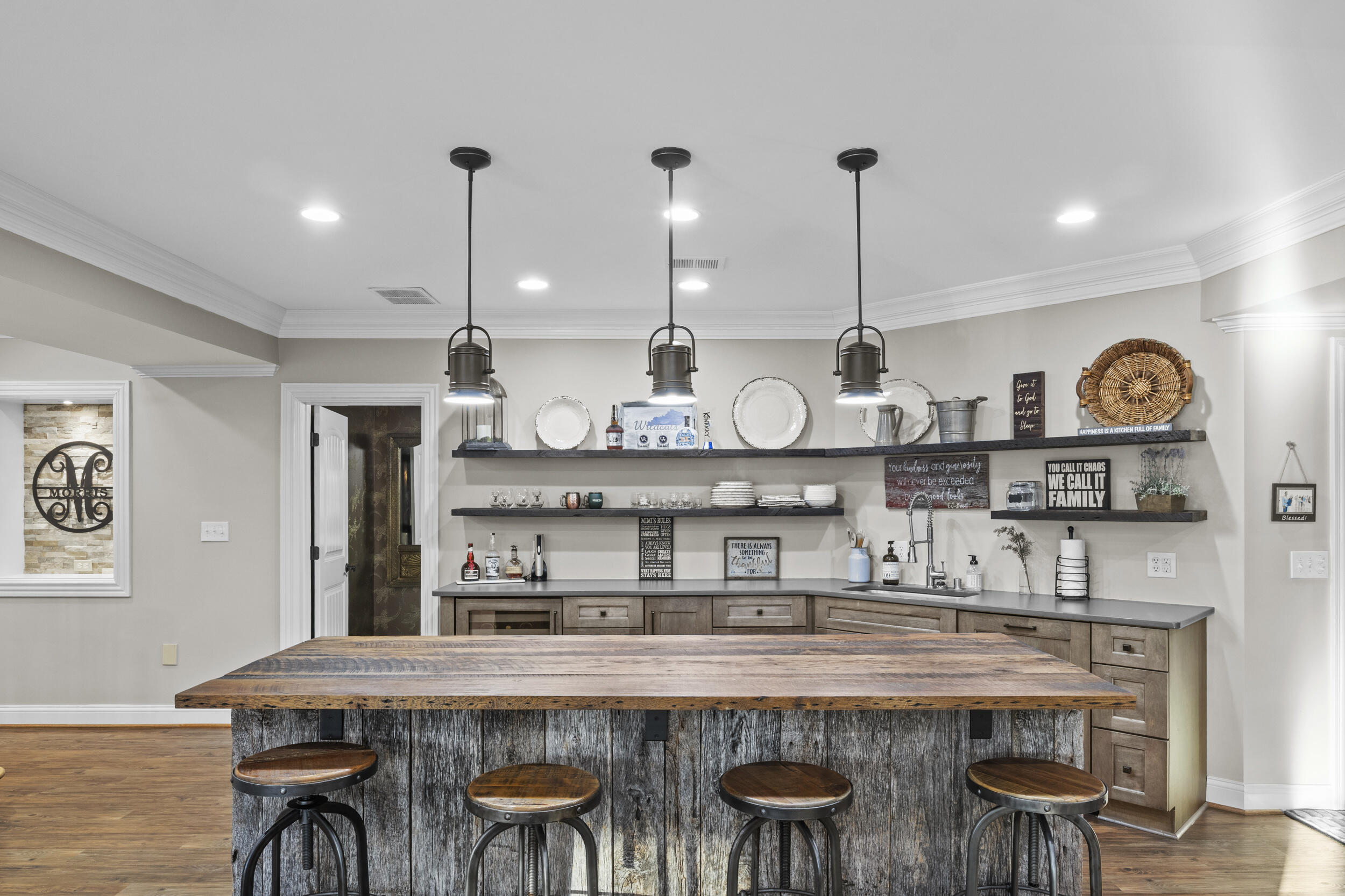 236 E Cambridge Lane