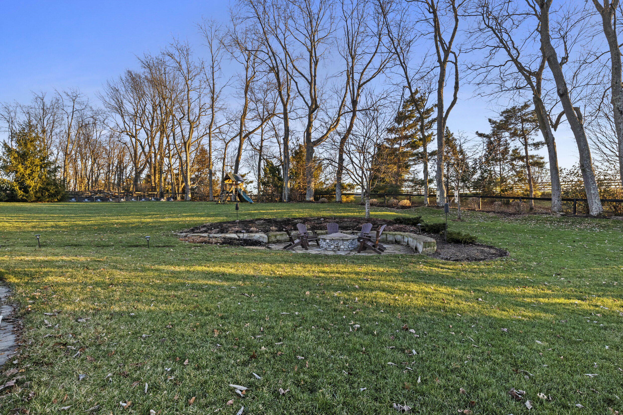 236 E Cambridge Lane