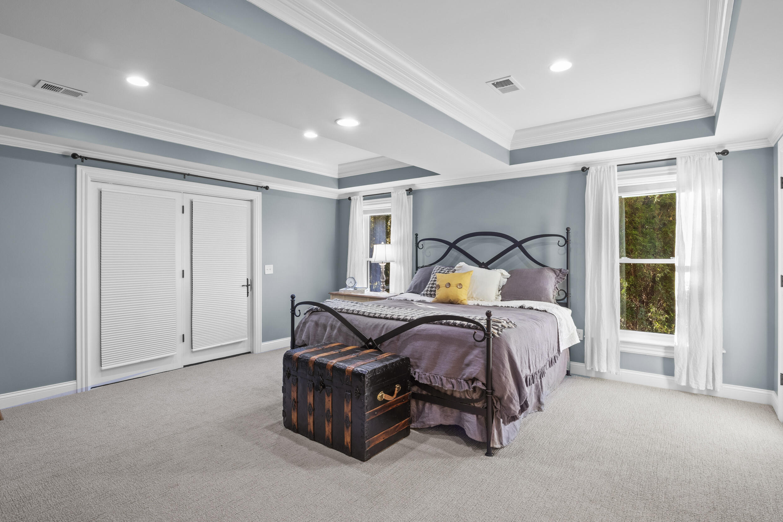 236 E Cambridge Lane