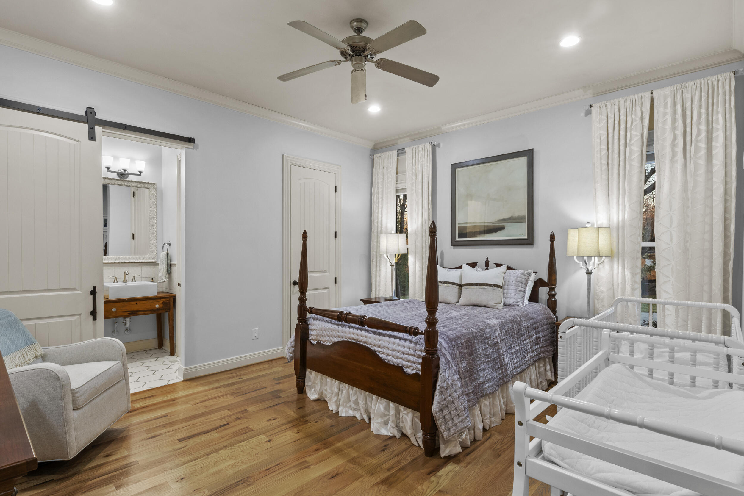 236 E Cambridge Lane