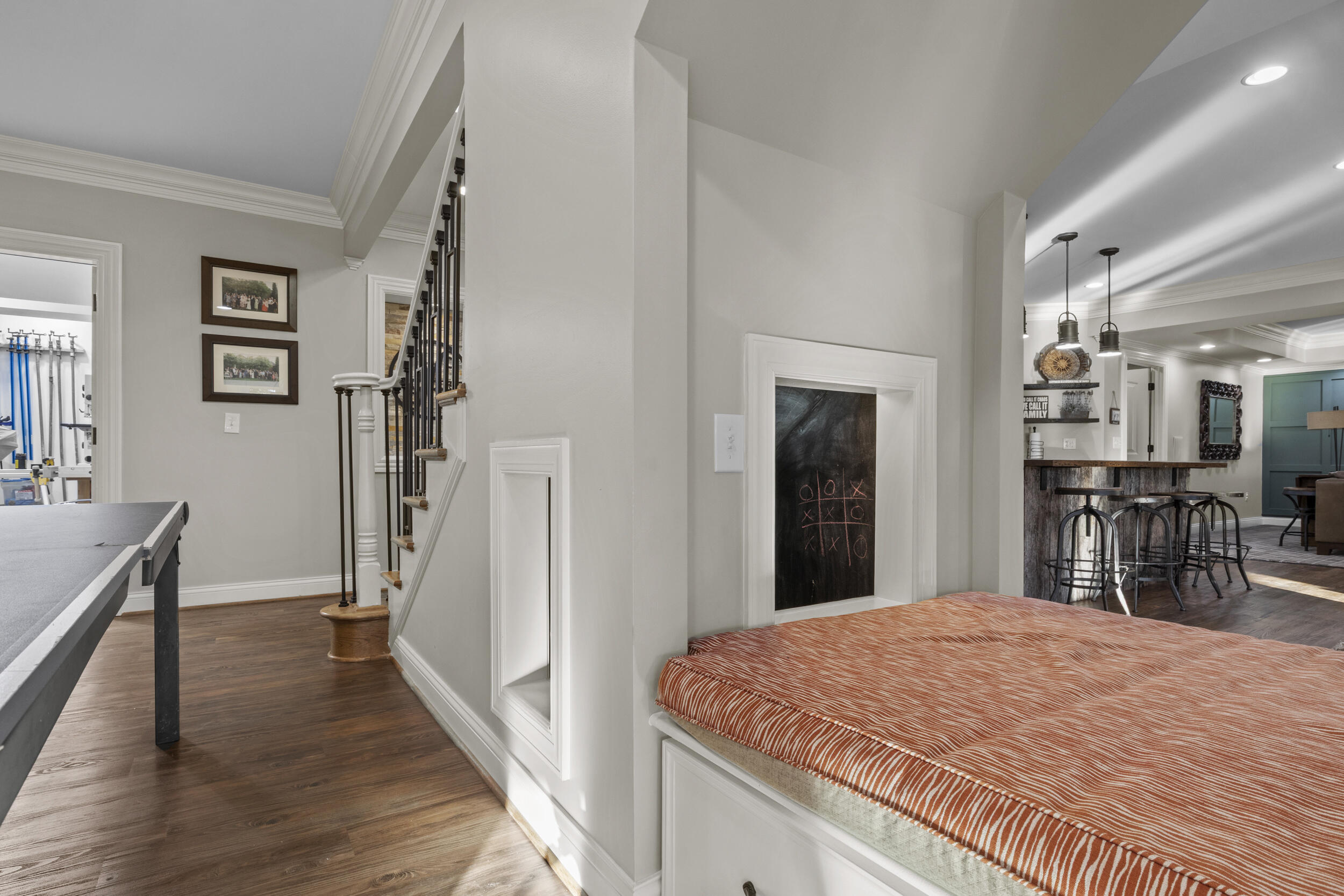 236 E Cambridge Lane