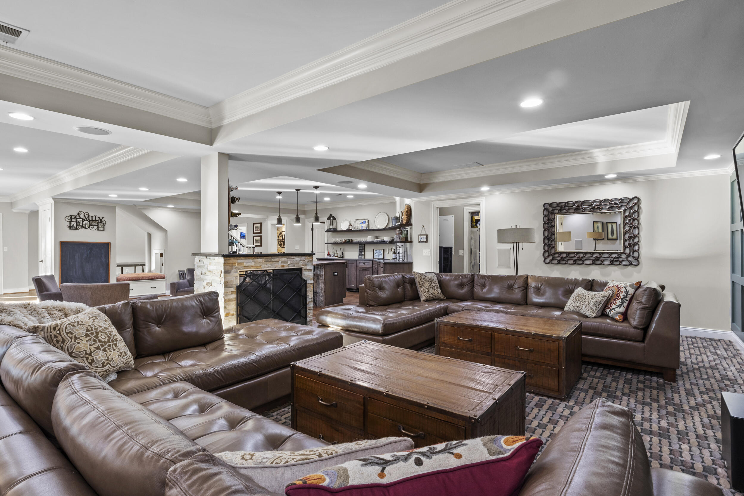 236 E Cambridge Lane