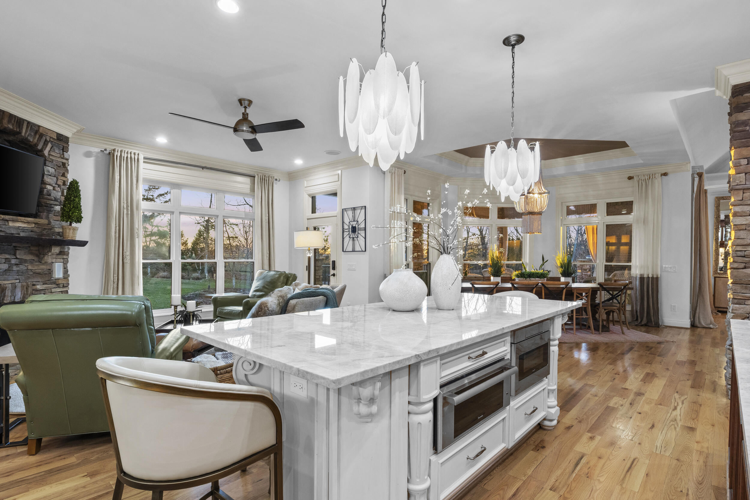 236 E Cambridge Lane