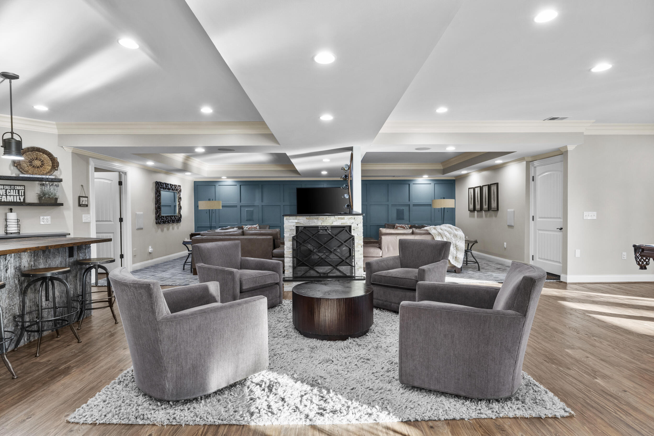 236 E Cambridge Lane