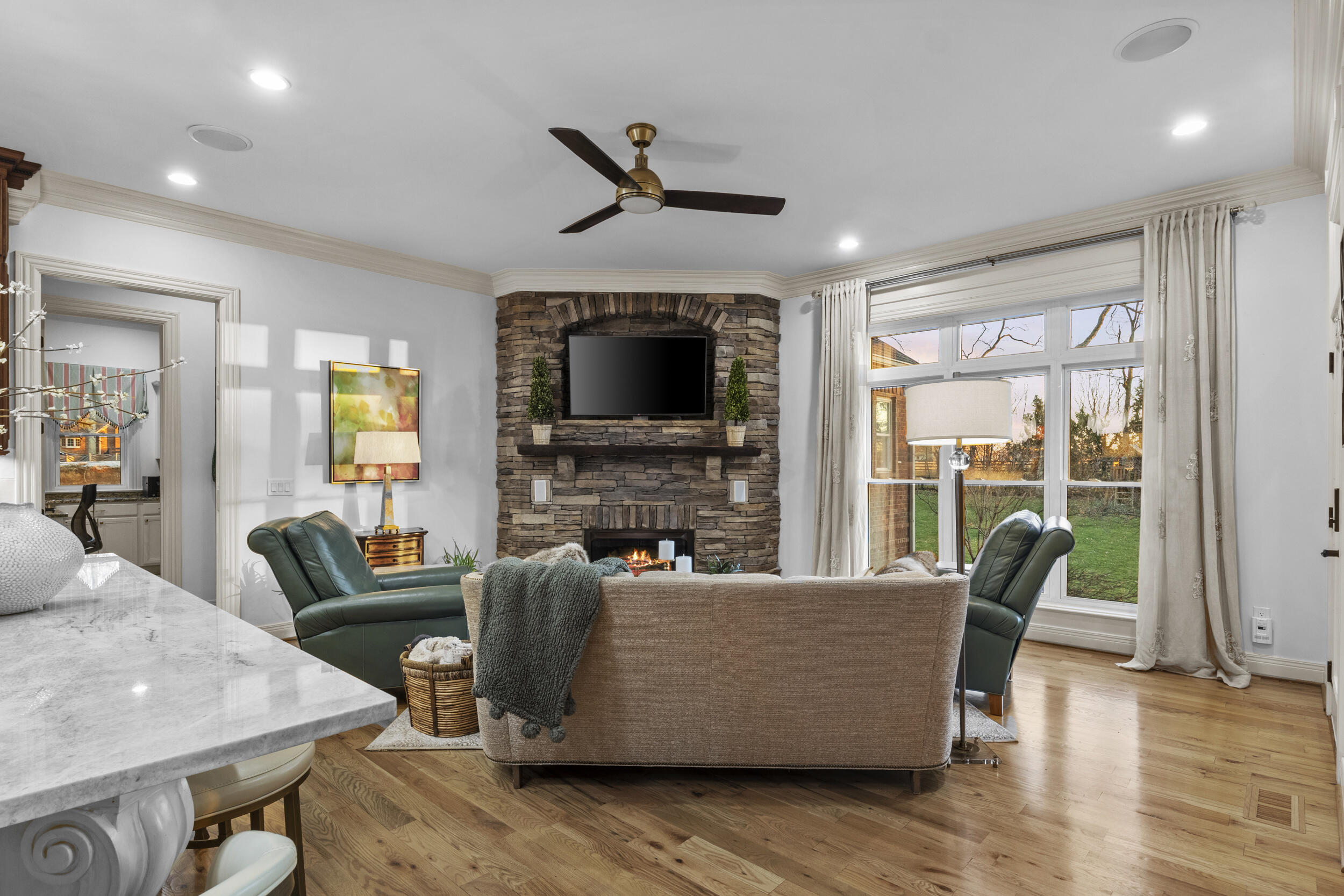 236 E Cambridge Lane