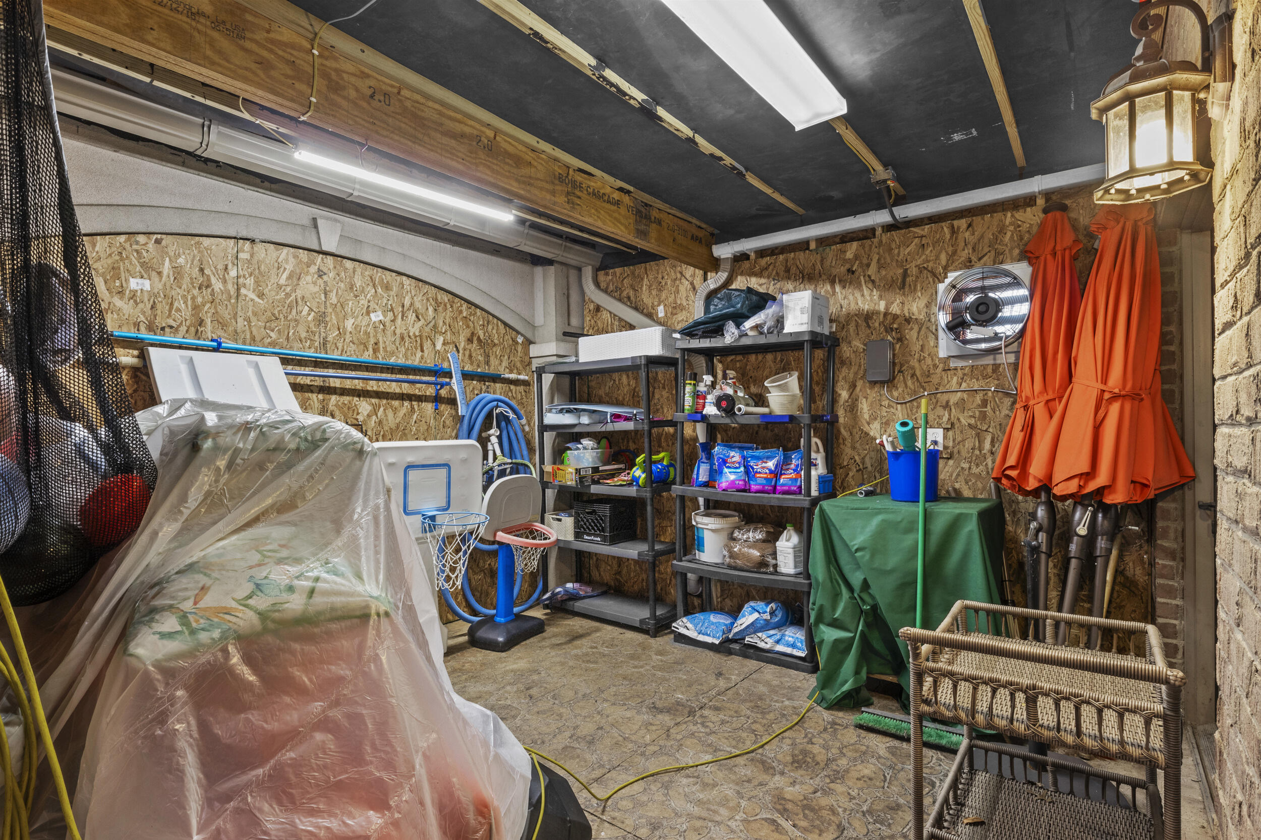 236 E Cambridge Lane