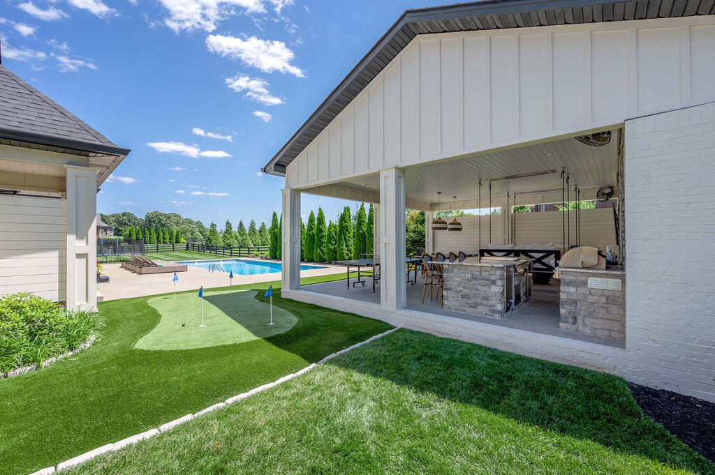 127 Meadow Ridge Drive