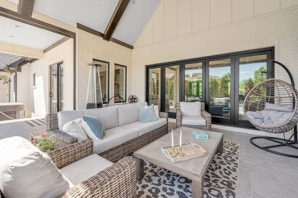 127 Meadow Ridge Drive