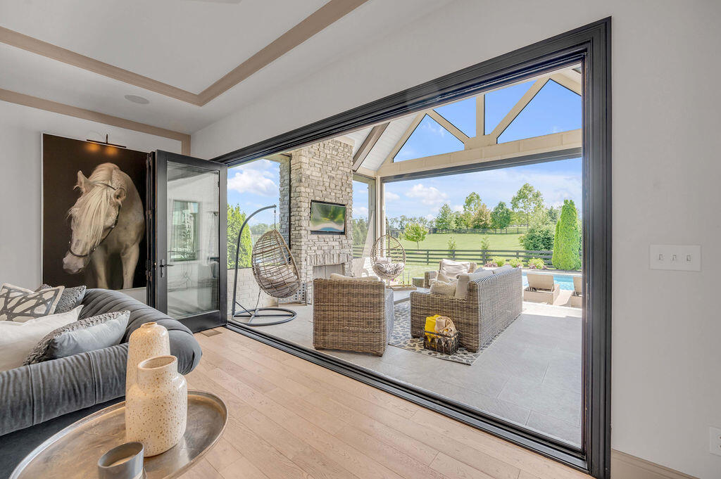 127 Meadow Ridge Drive