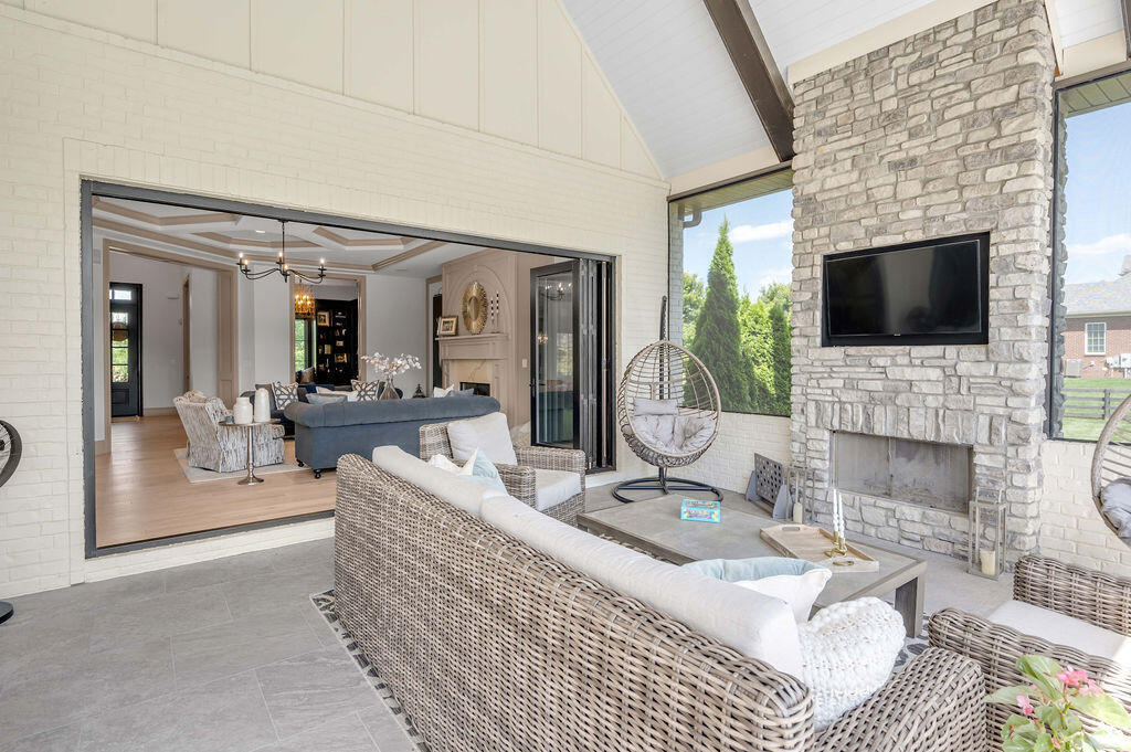 127 Meadow Ridge Drive