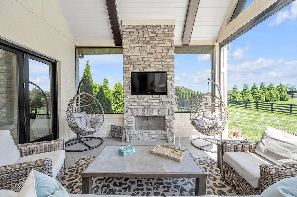 127 Meadow Ridge Drive