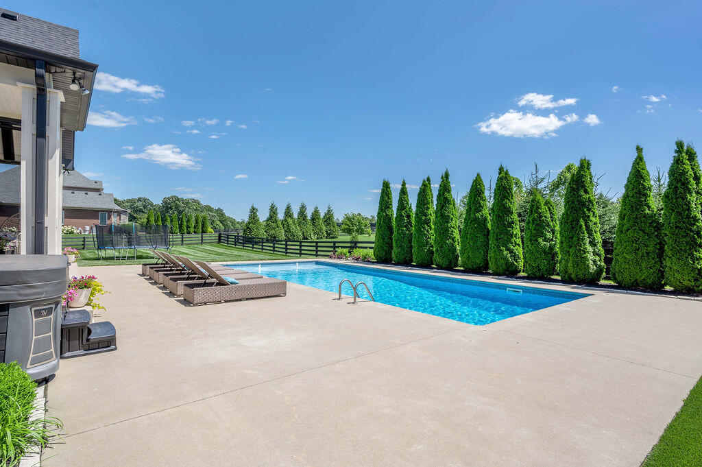 127 Meadow Ridge Drive