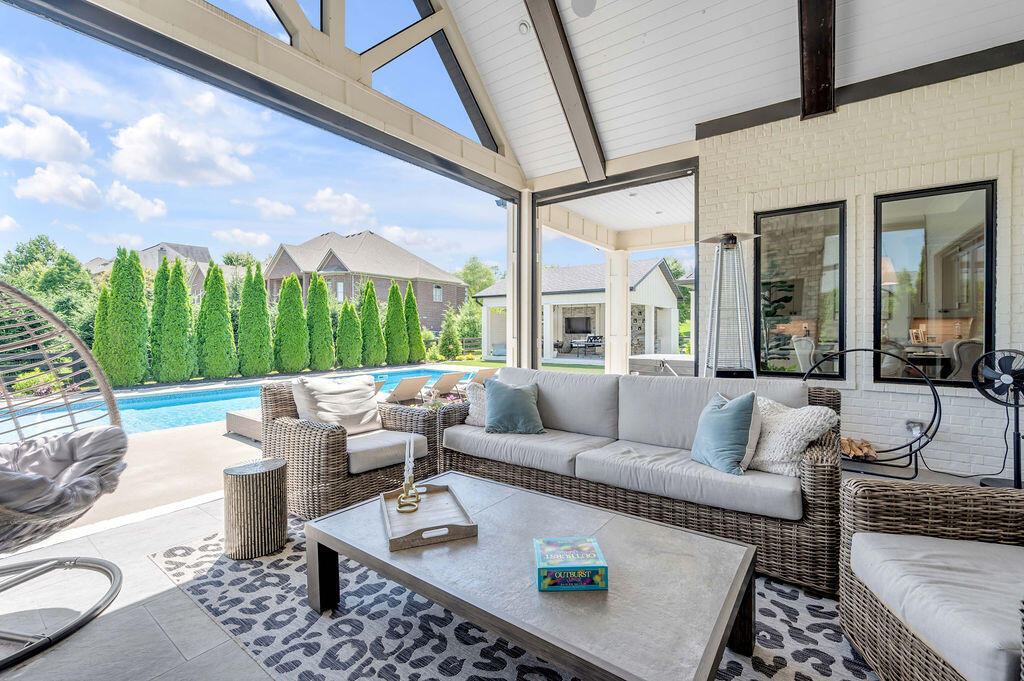 127 Meadow Ridge Drive