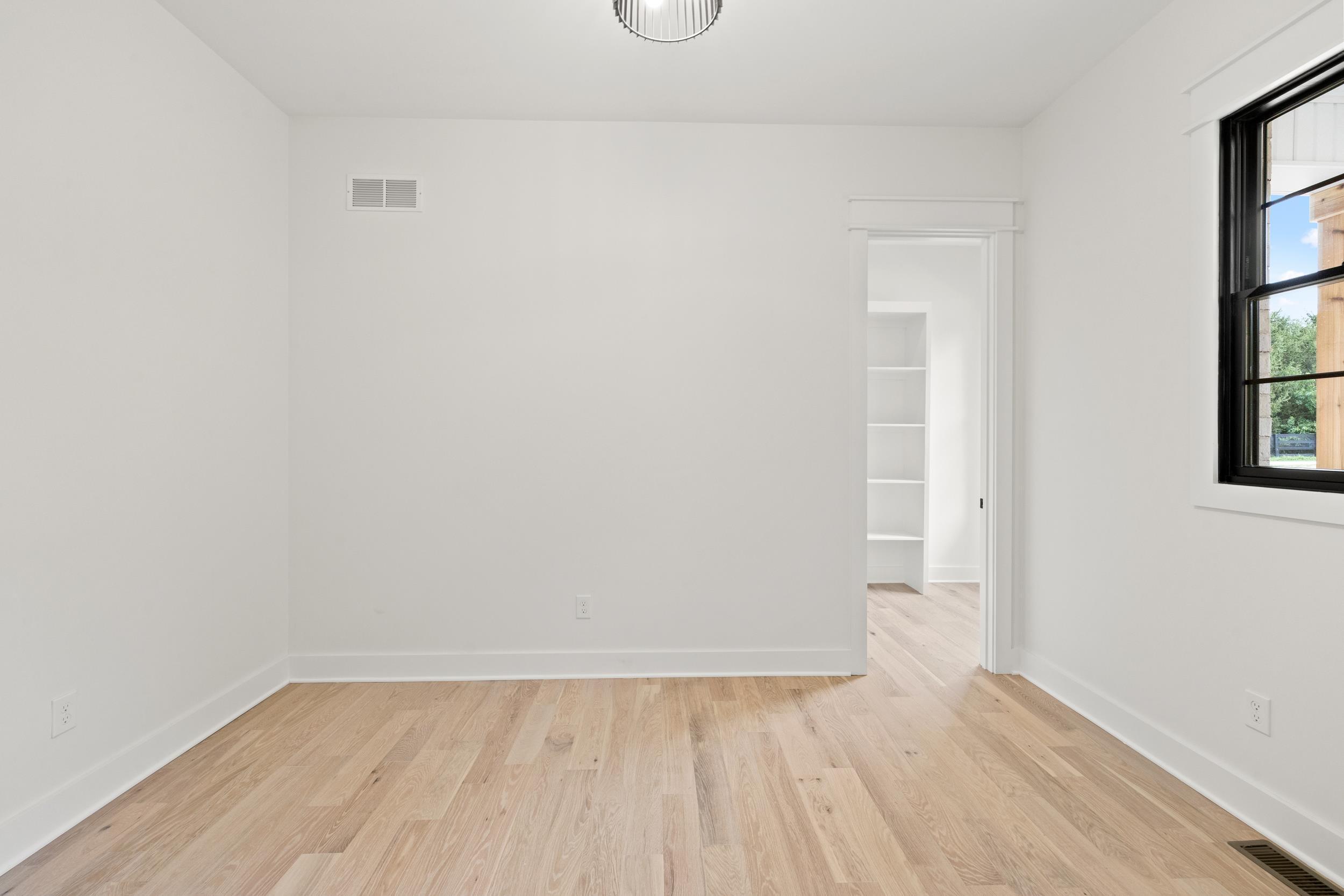 2305 Harrodsburg Road