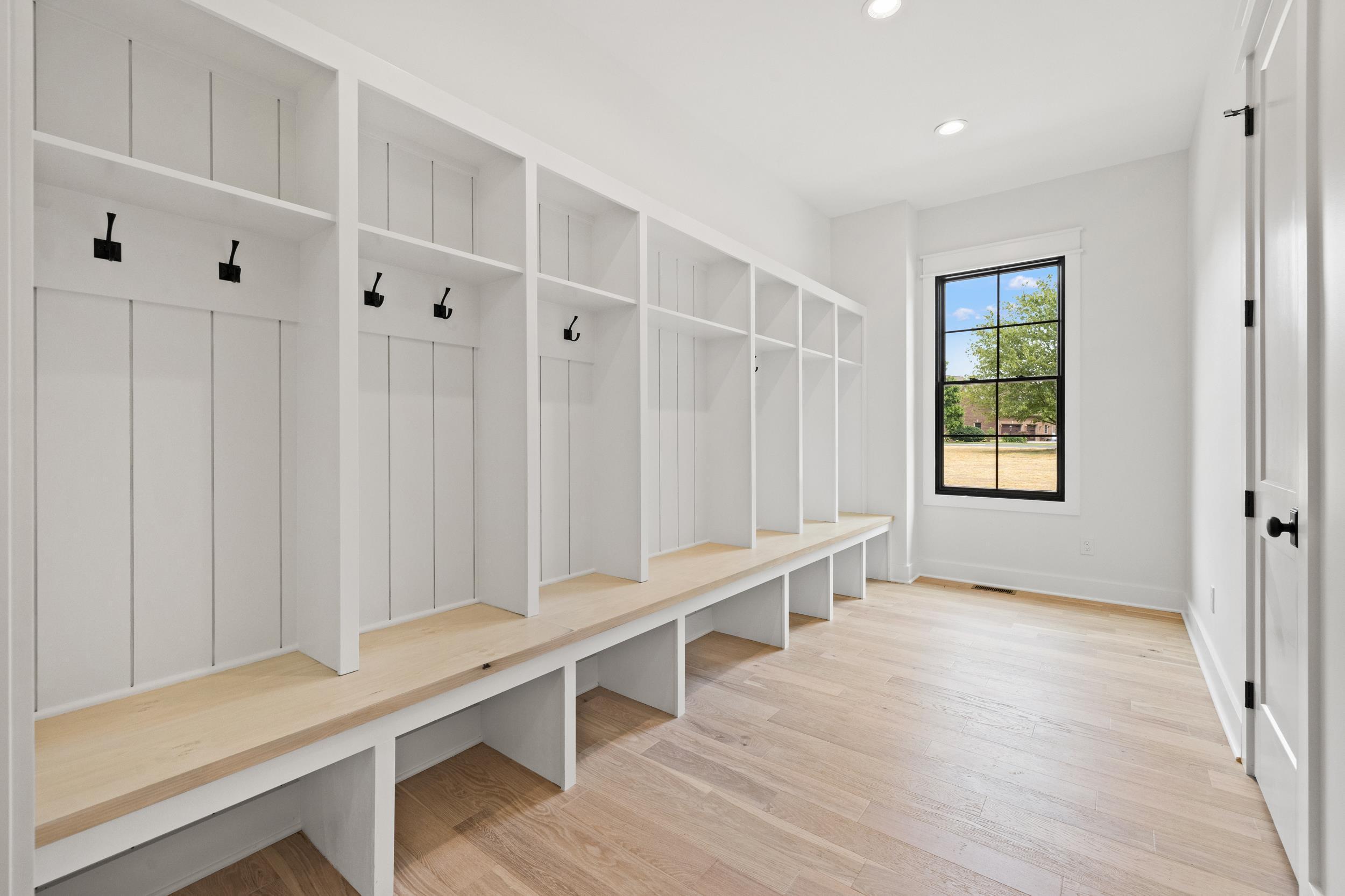 2305 Harrodsburg Road