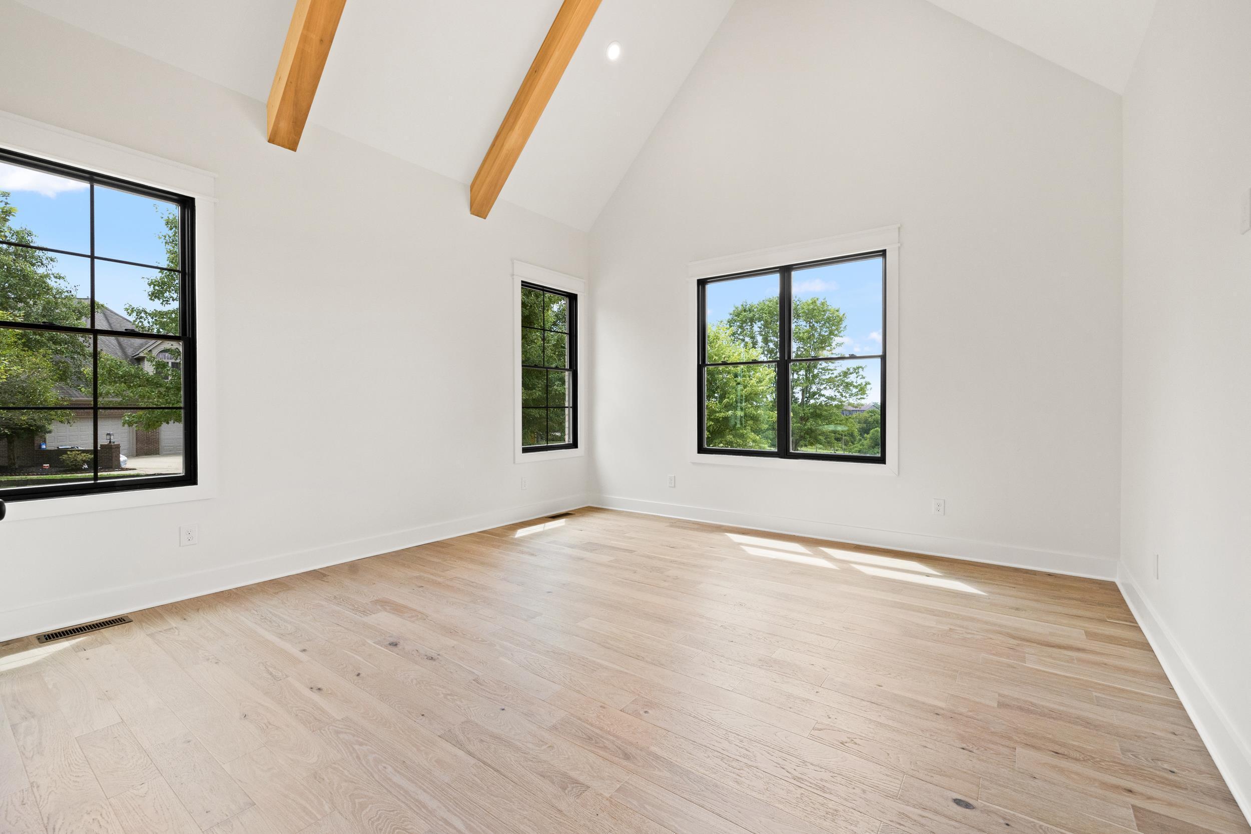 2305 Harrodsburg Road