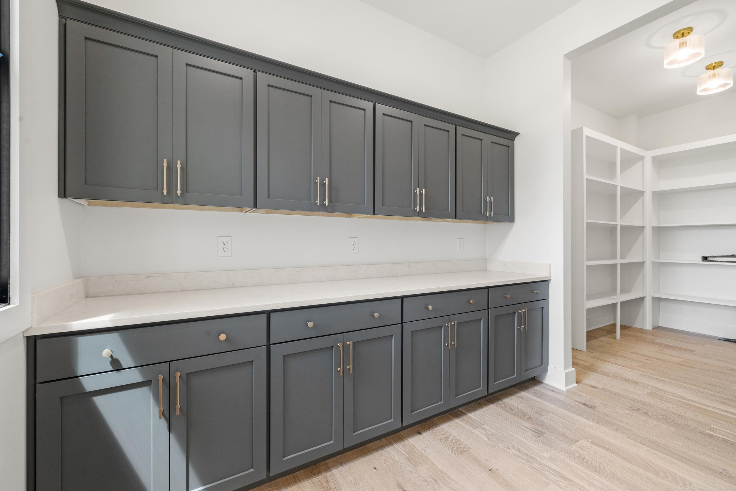 2305 Harrodsburg Road