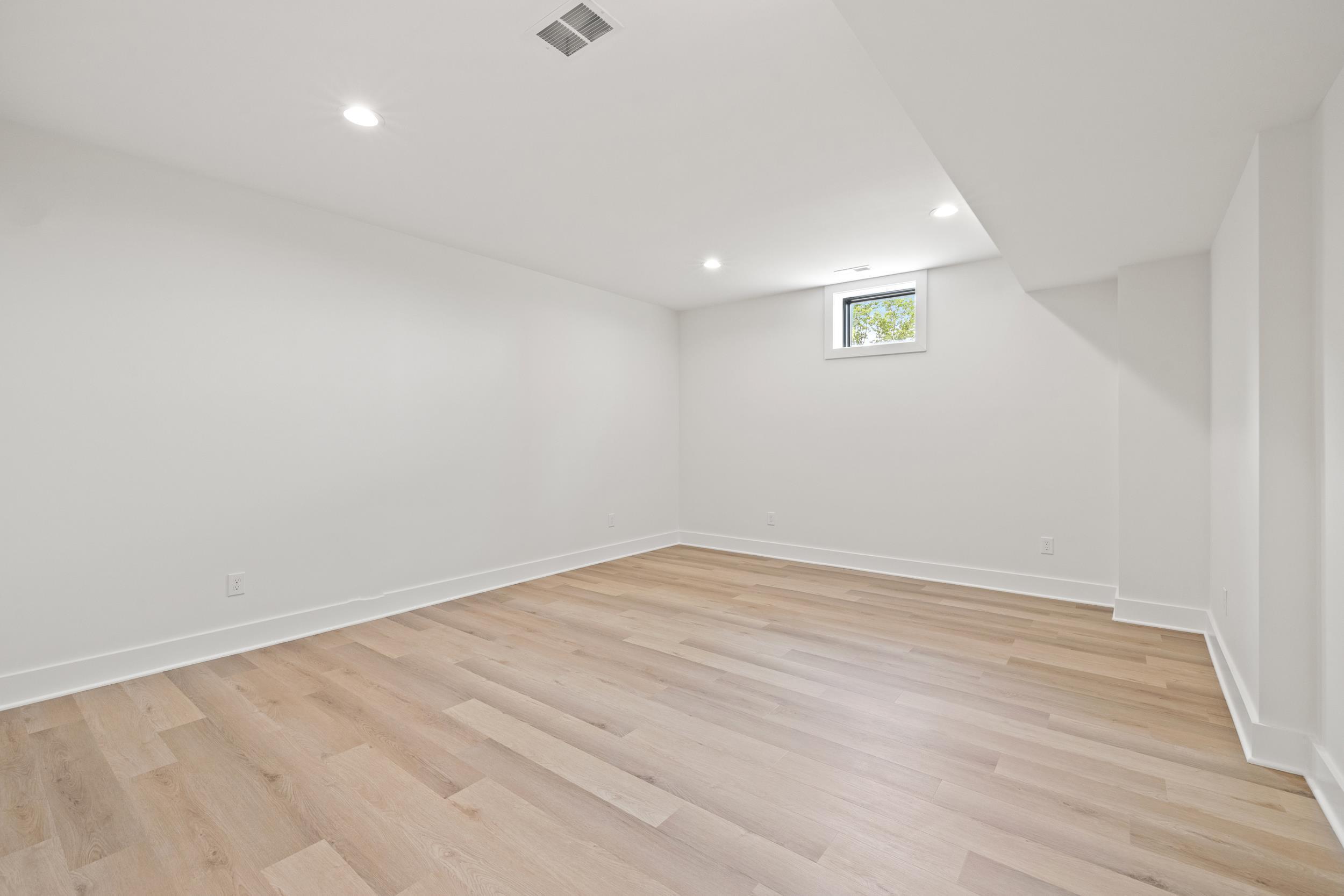 2305 Harrodsburg Road