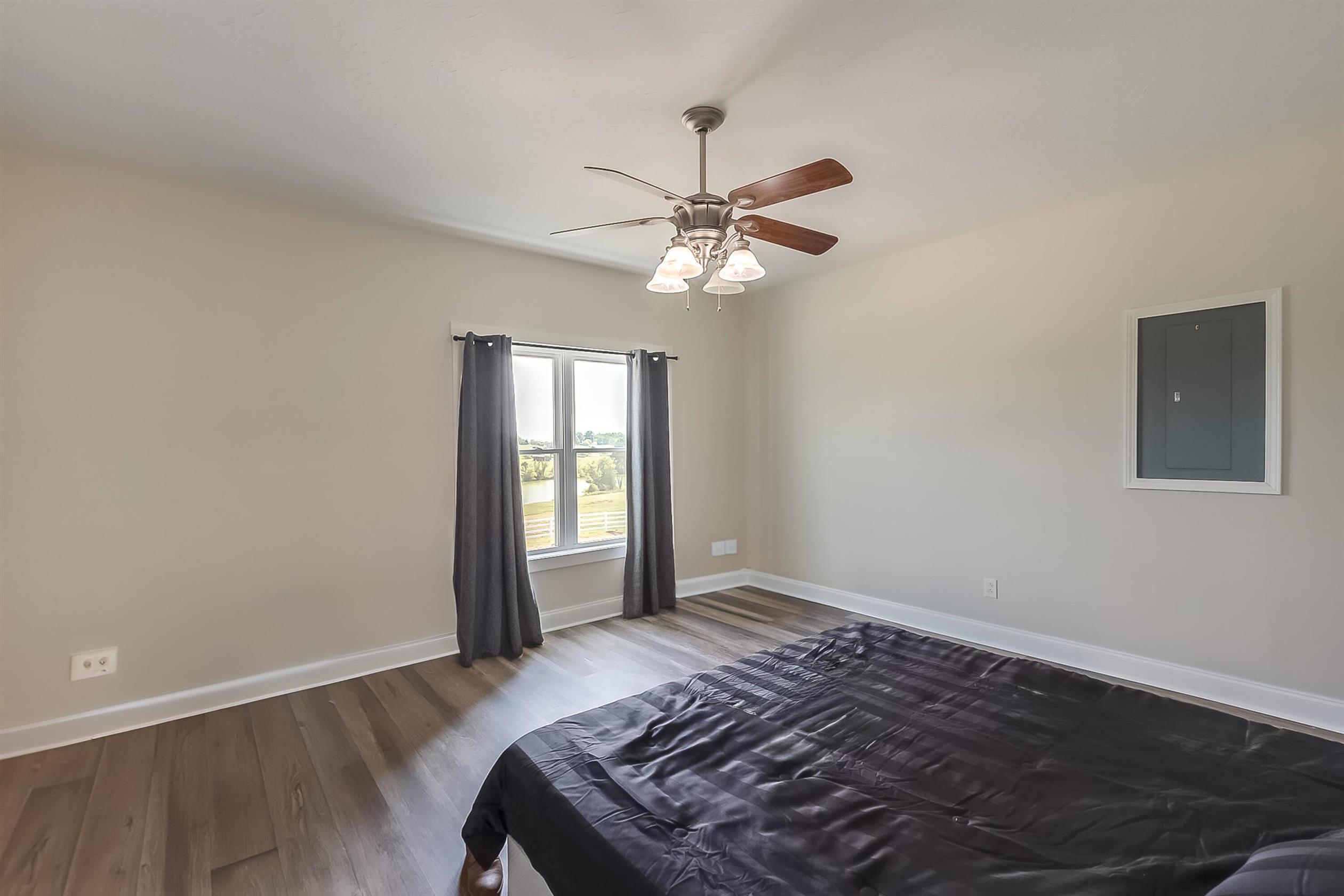 2305 Harrodsburg Road