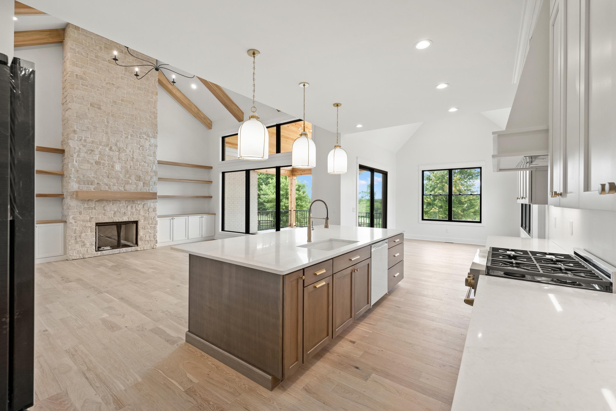 2305 Harrodsburg Road