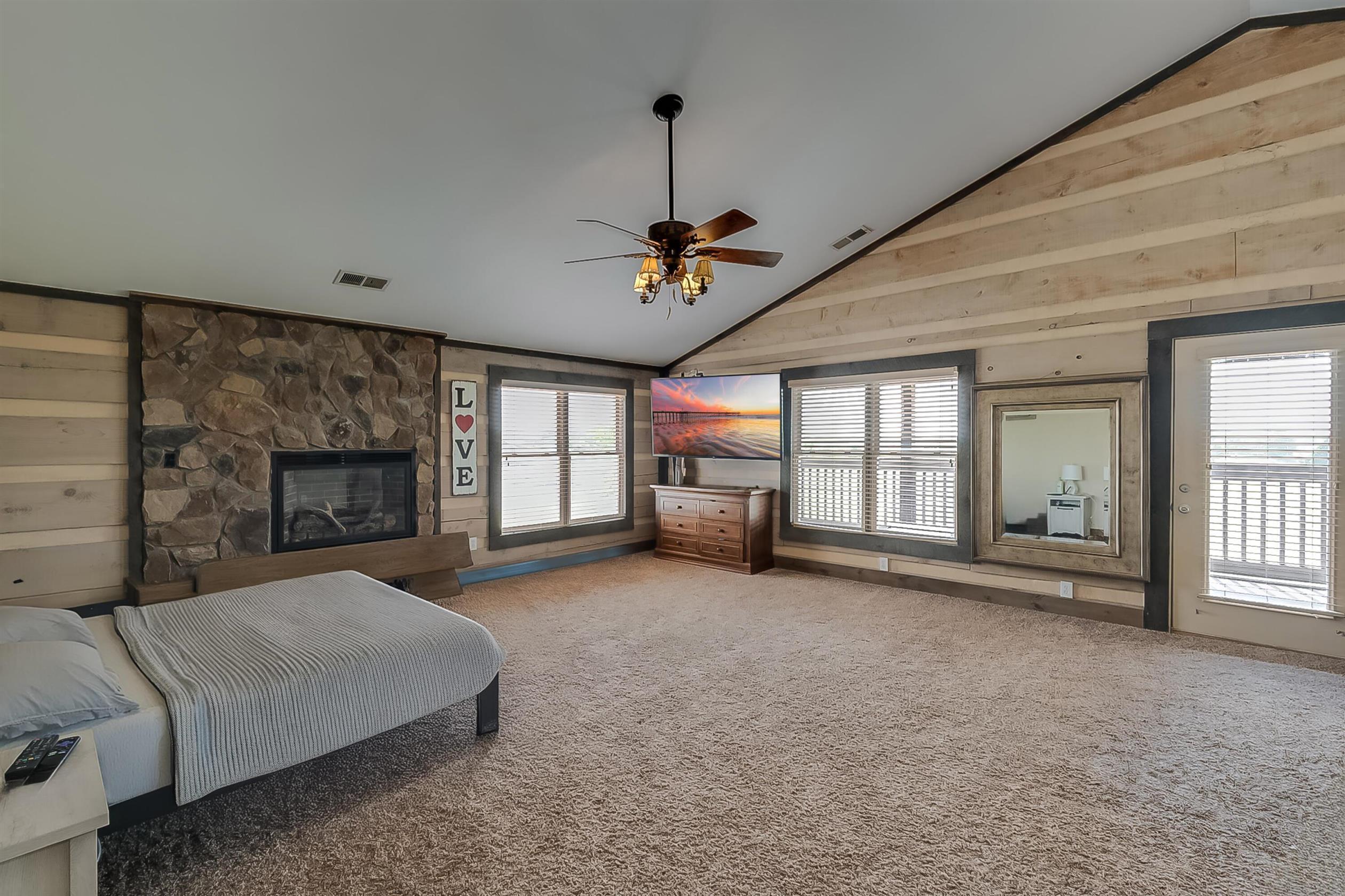 2305 Harrodsburg Road