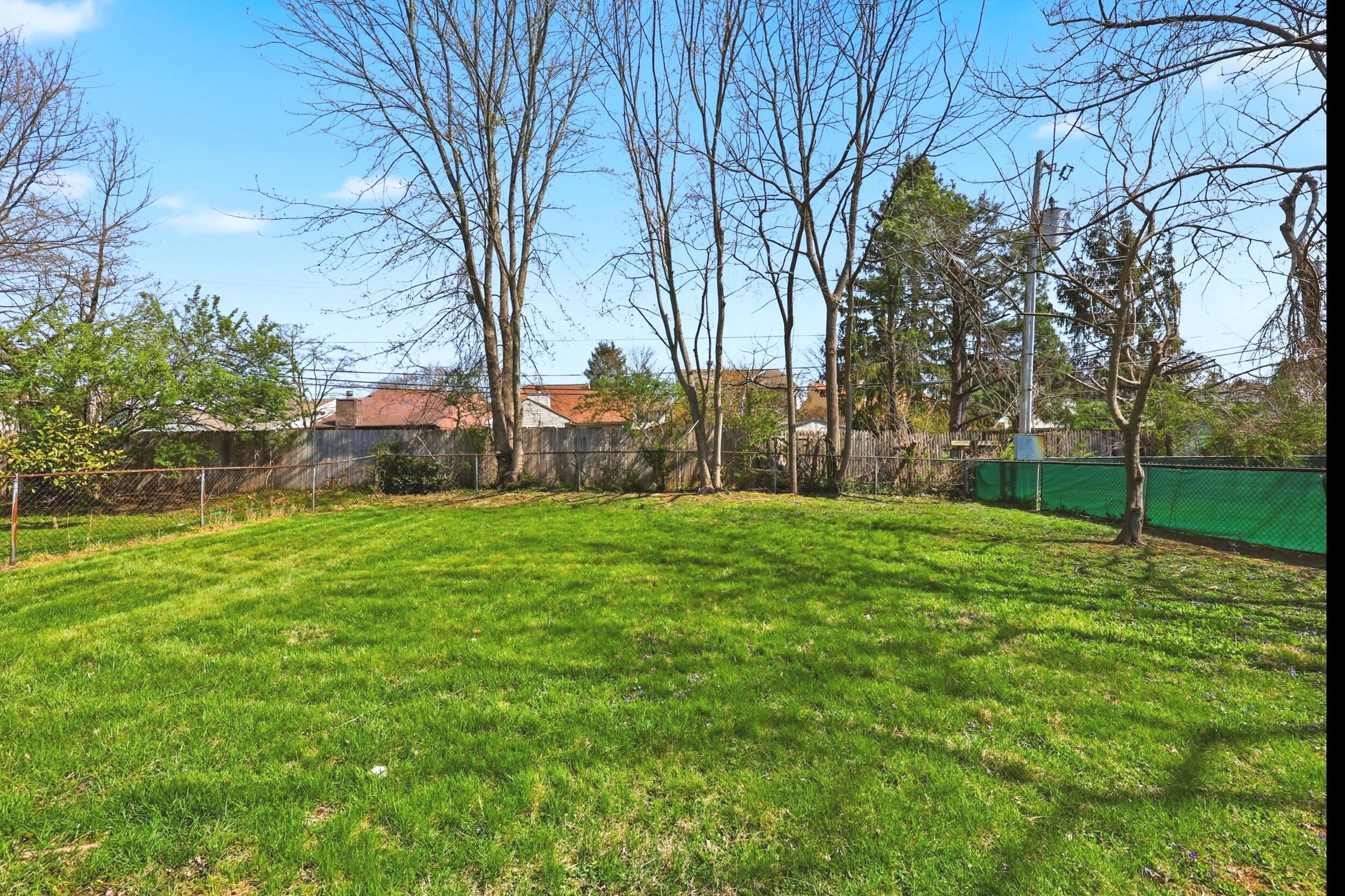 1633 Summerhill Drive