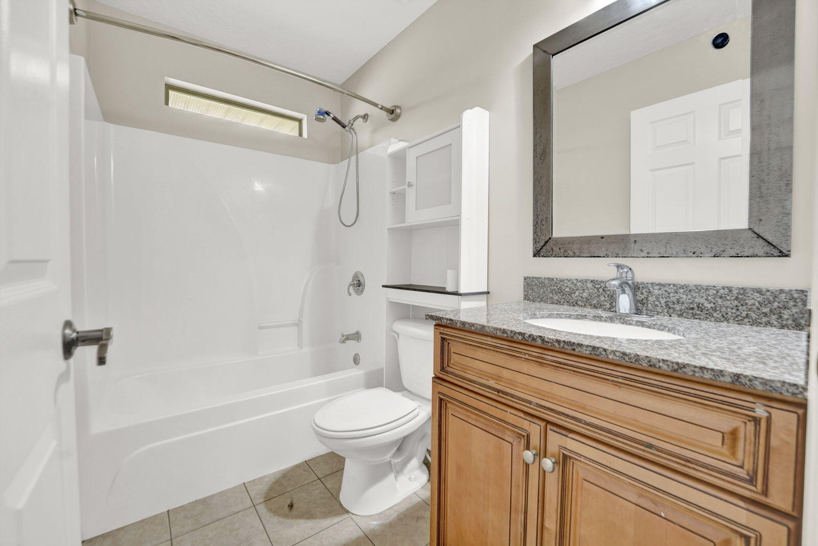 5228 Moore Loop