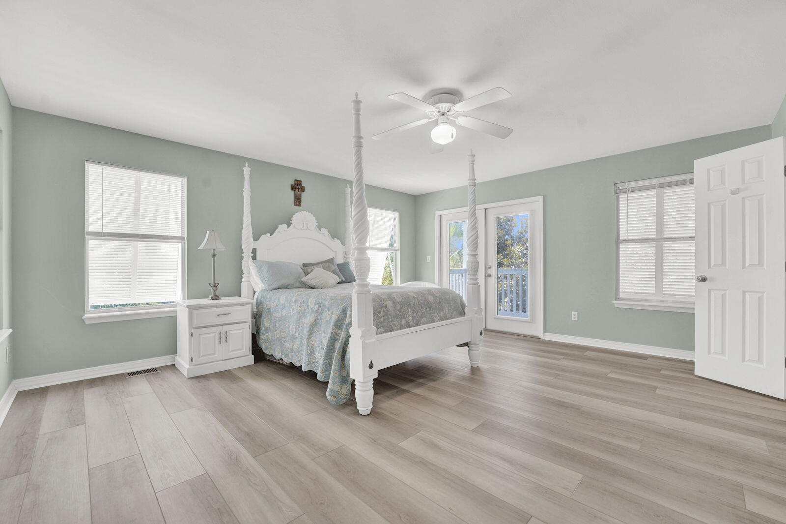 93 Beachfront Trail